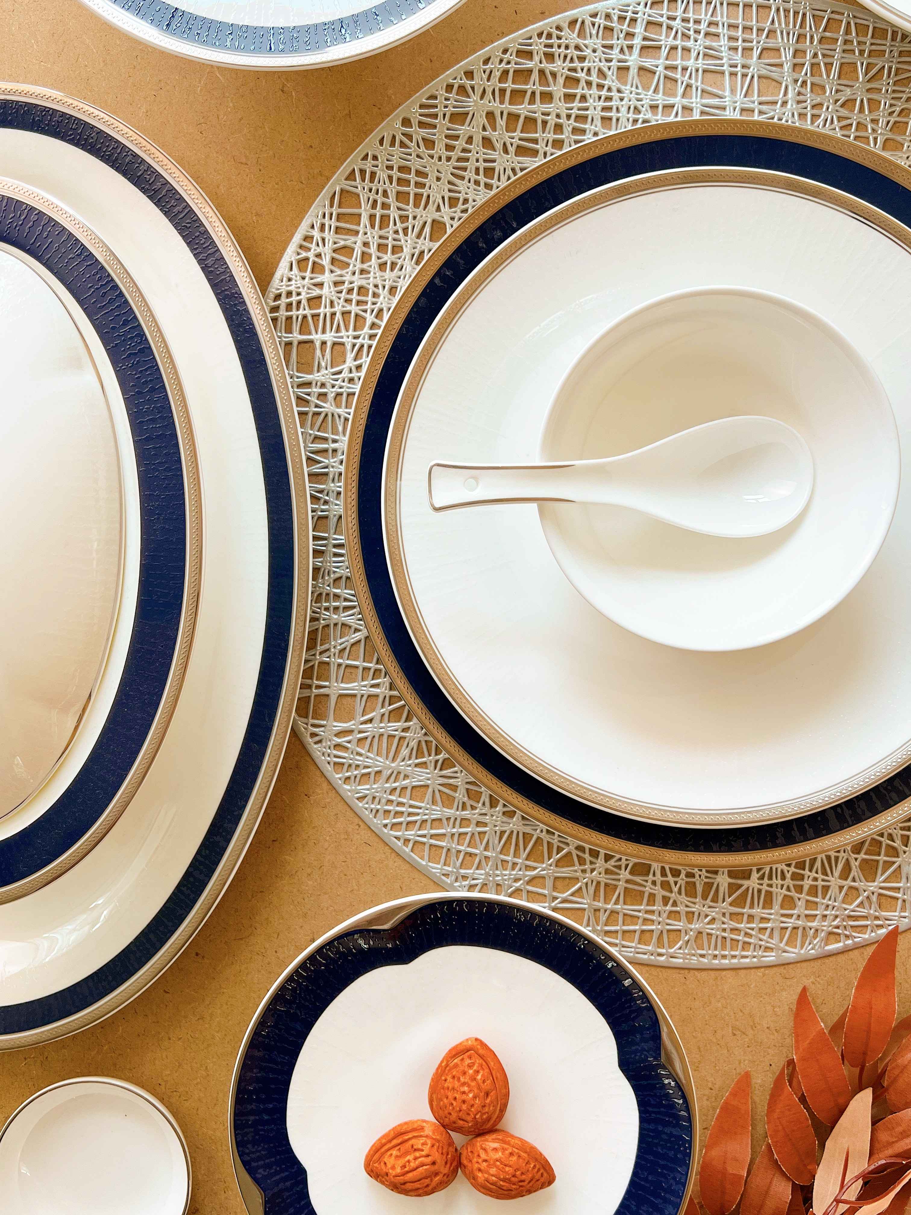 Bộ bát đĩa cao cấp sứ xương viền lam Bạc