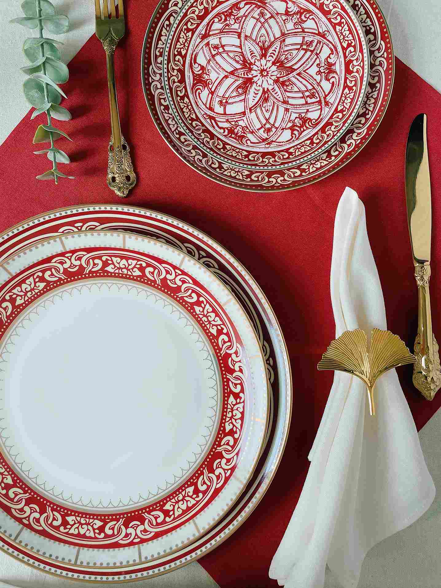 Bộ đĩa cao cấp sứ xương viền hoa đỏ