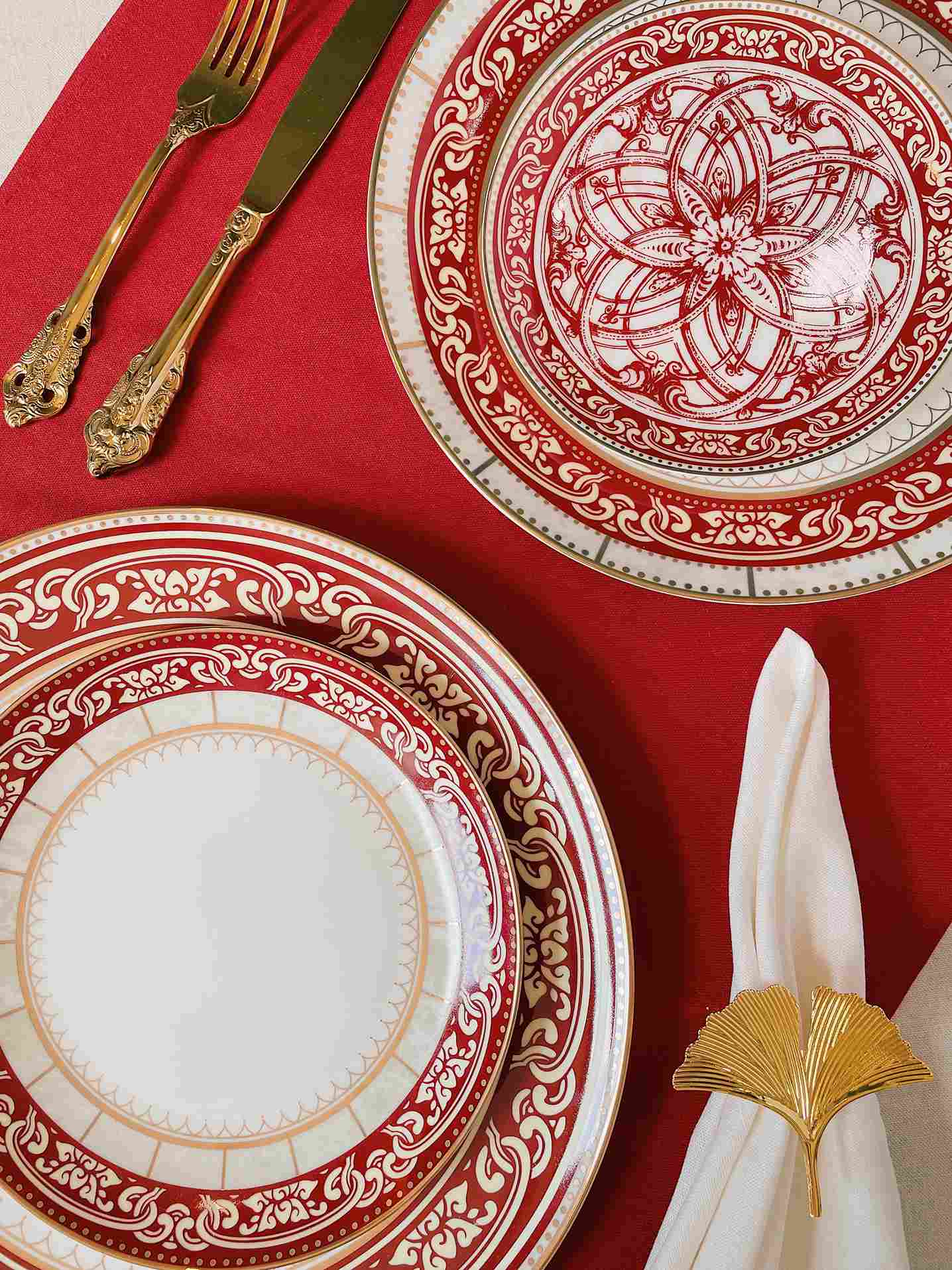 Bộ đĩa cao cấp sứ xương viền hoa đỏ