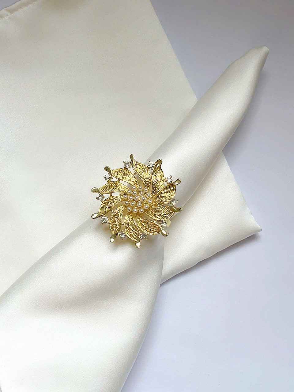 Napkin trắng bóng