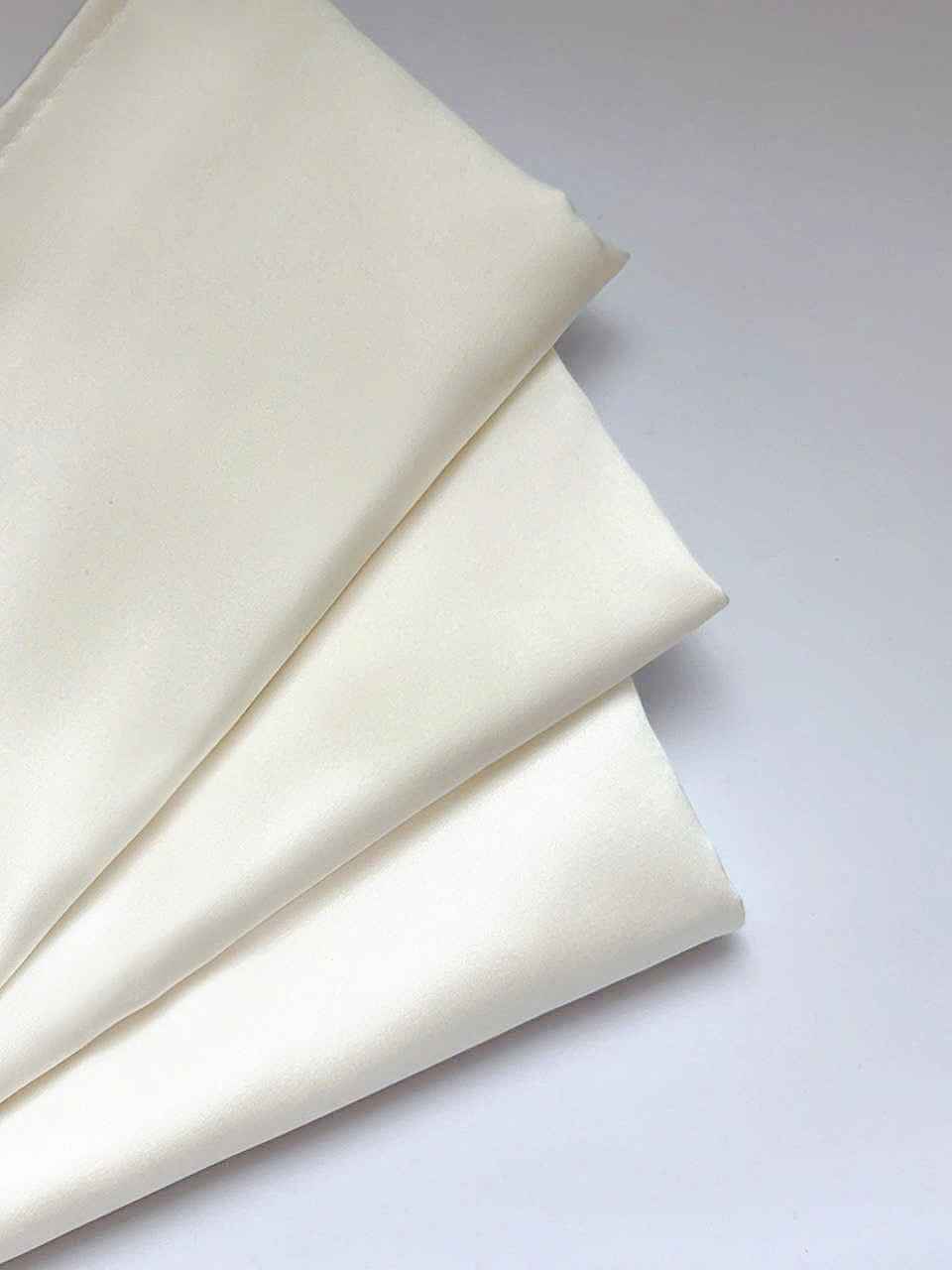 Napkin trắng bóng