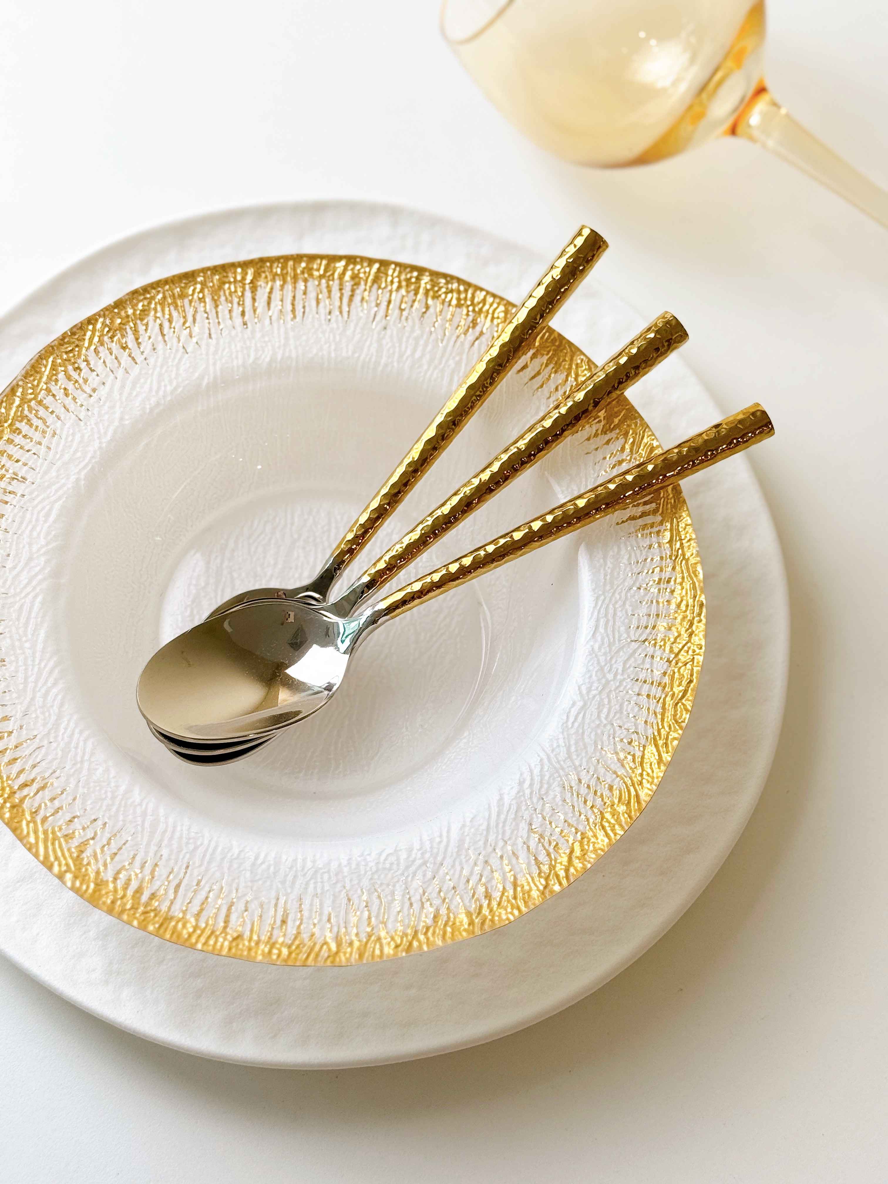 Set tiệc đỏ đen năm mới