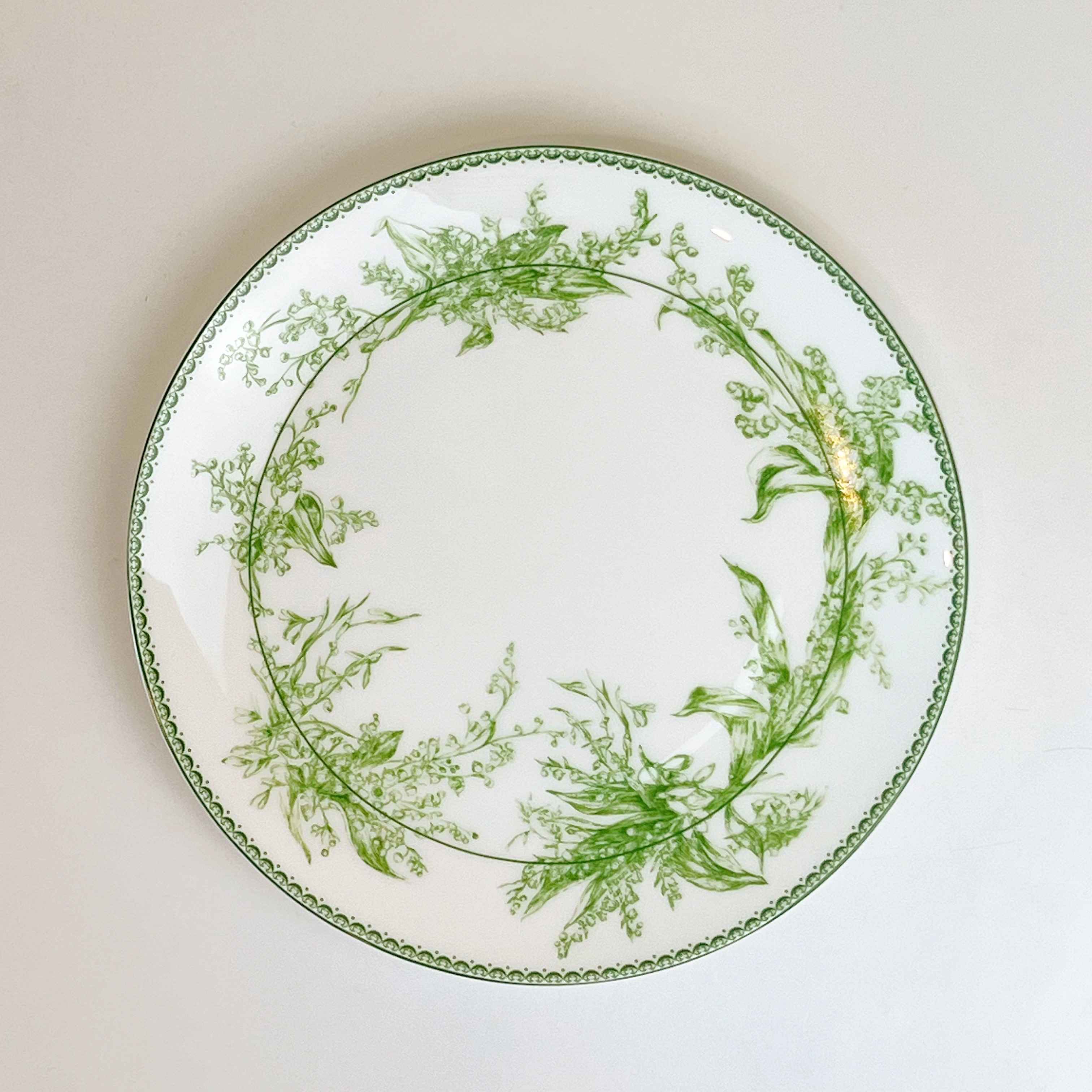 Đĩa sứ xương hoa chuông lục