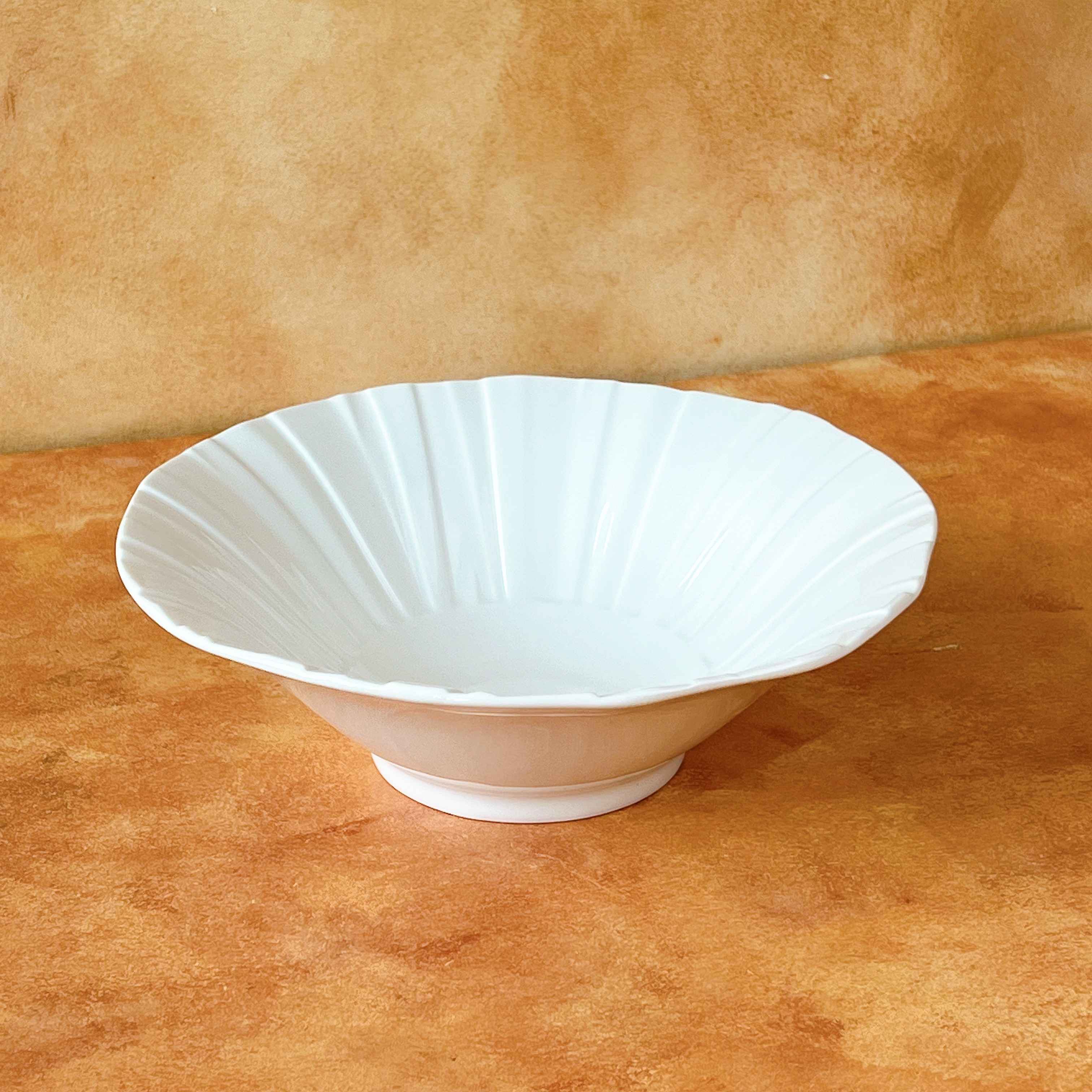 Bộ bát đĩa cao cấp phong cách hiện đại họa tiết quạt trắng