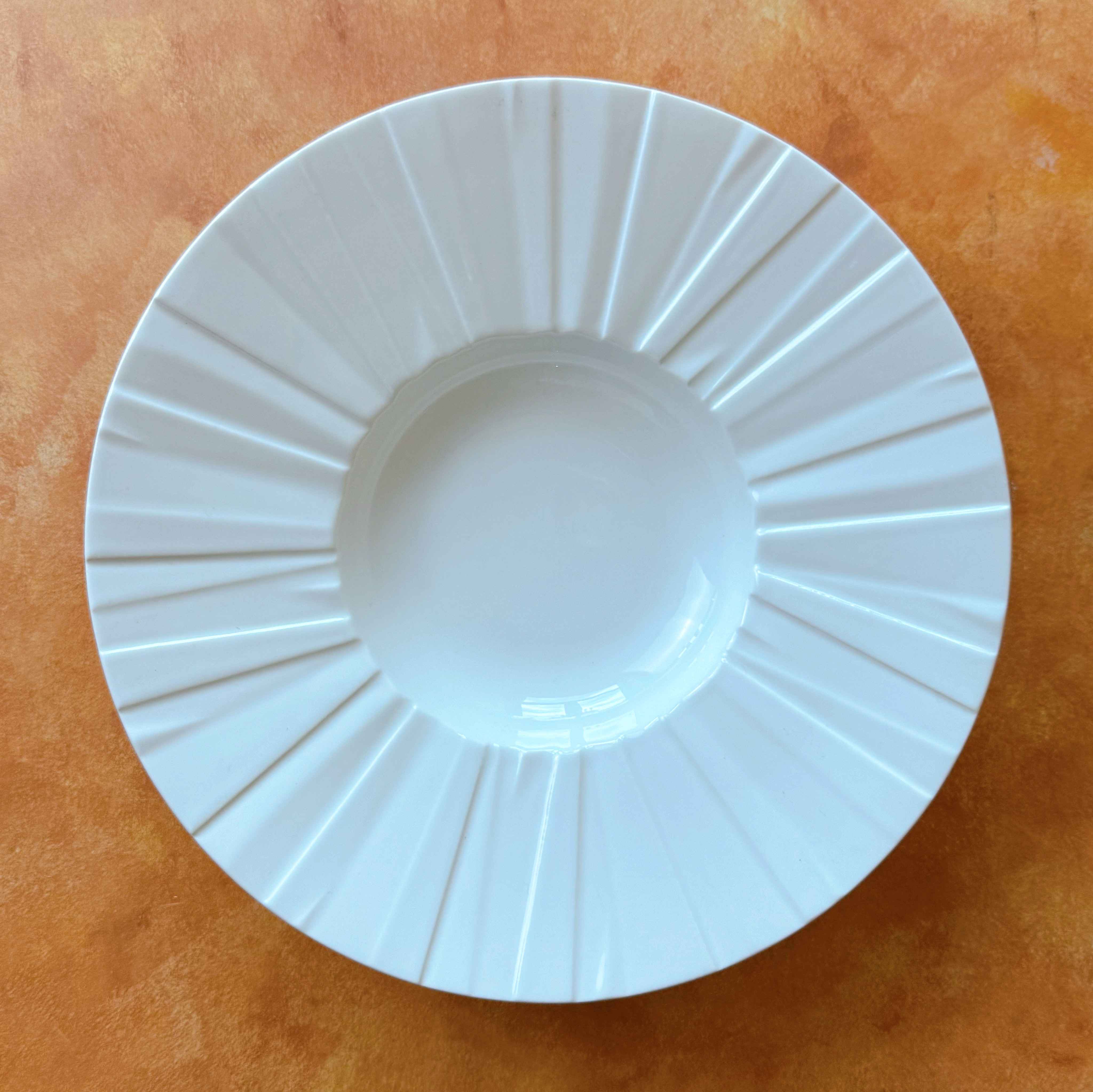 Bộ bát đĩa cao cấp phong cách hiện đại họa tiết quạt trắng