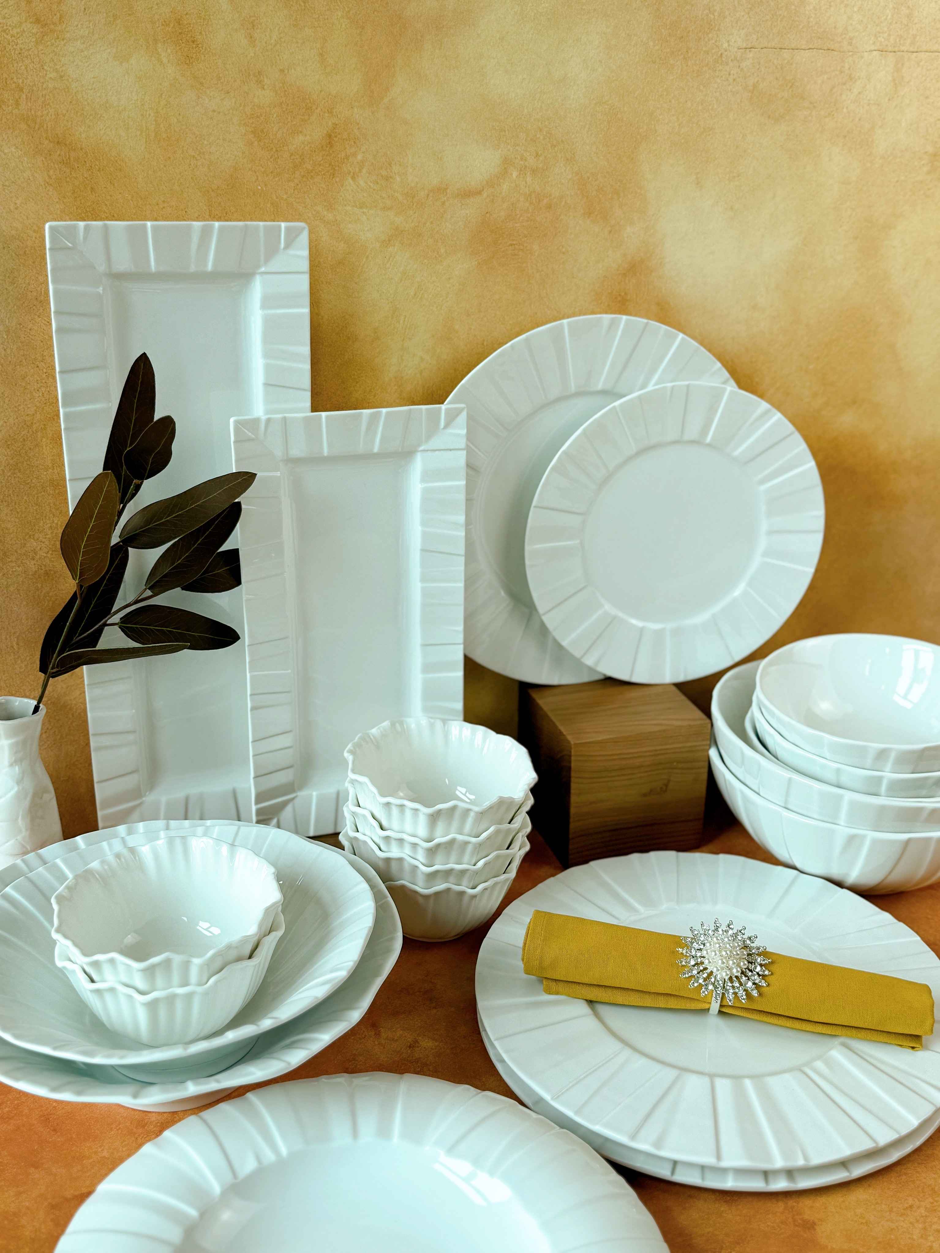 Bộ bát đĩa cao cấp phong cách hiện đại họa tiết quạt trắng