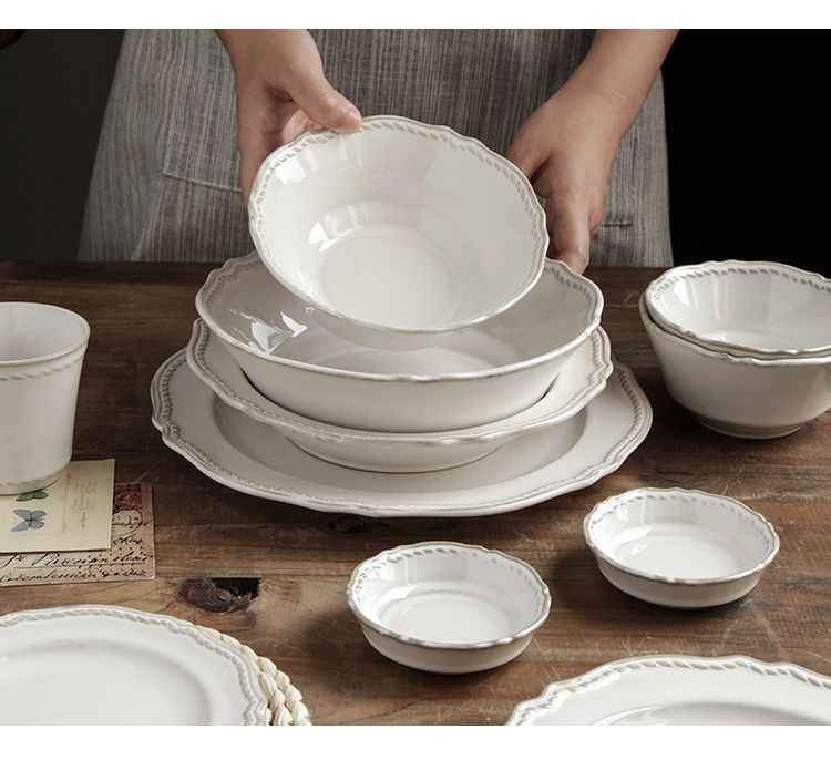 Bộ bát đĩa cao cấp phong cách vintage màu trắng hoa tiết gờ nổi