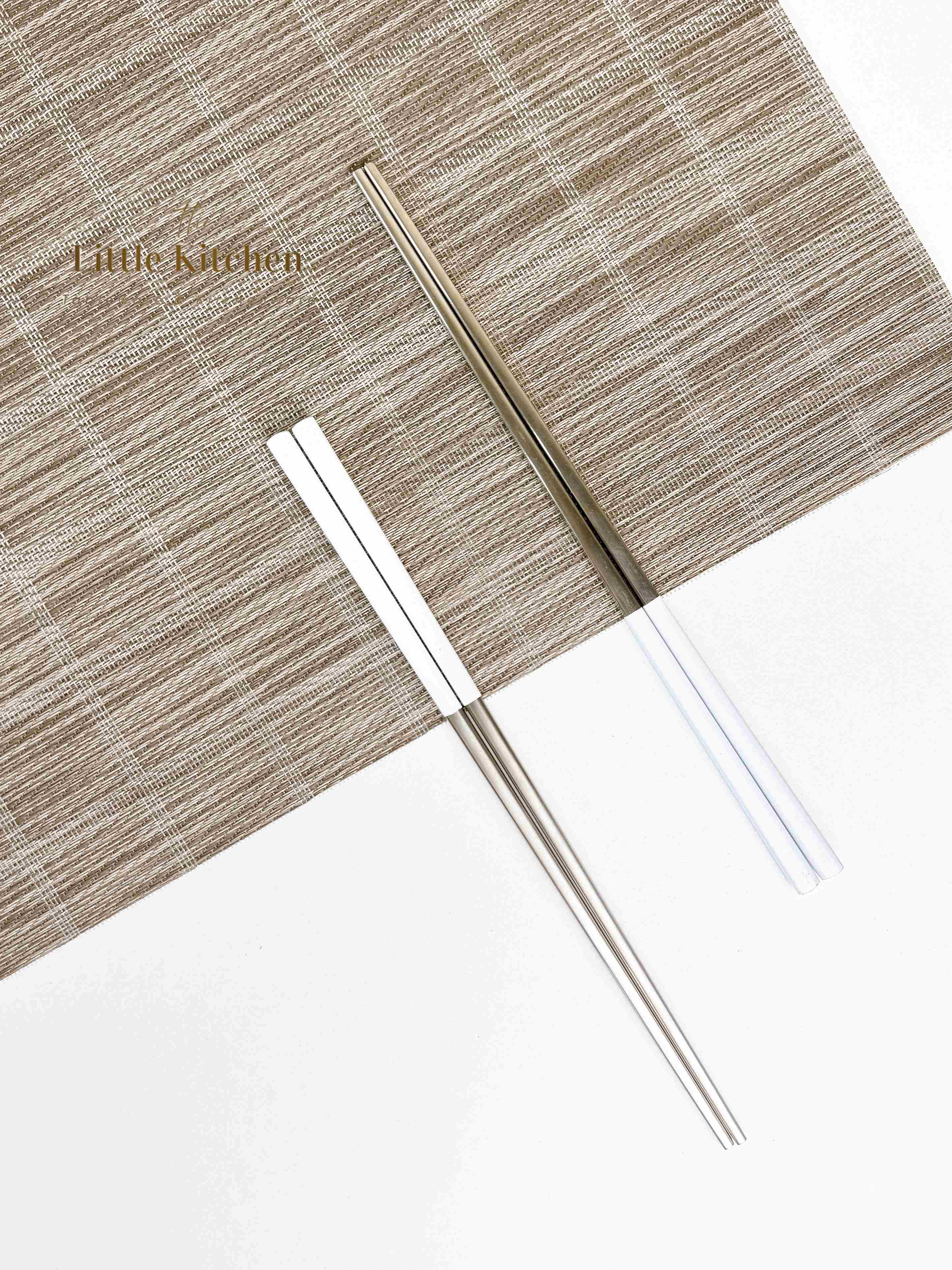 Set tiệc tone đen vàng