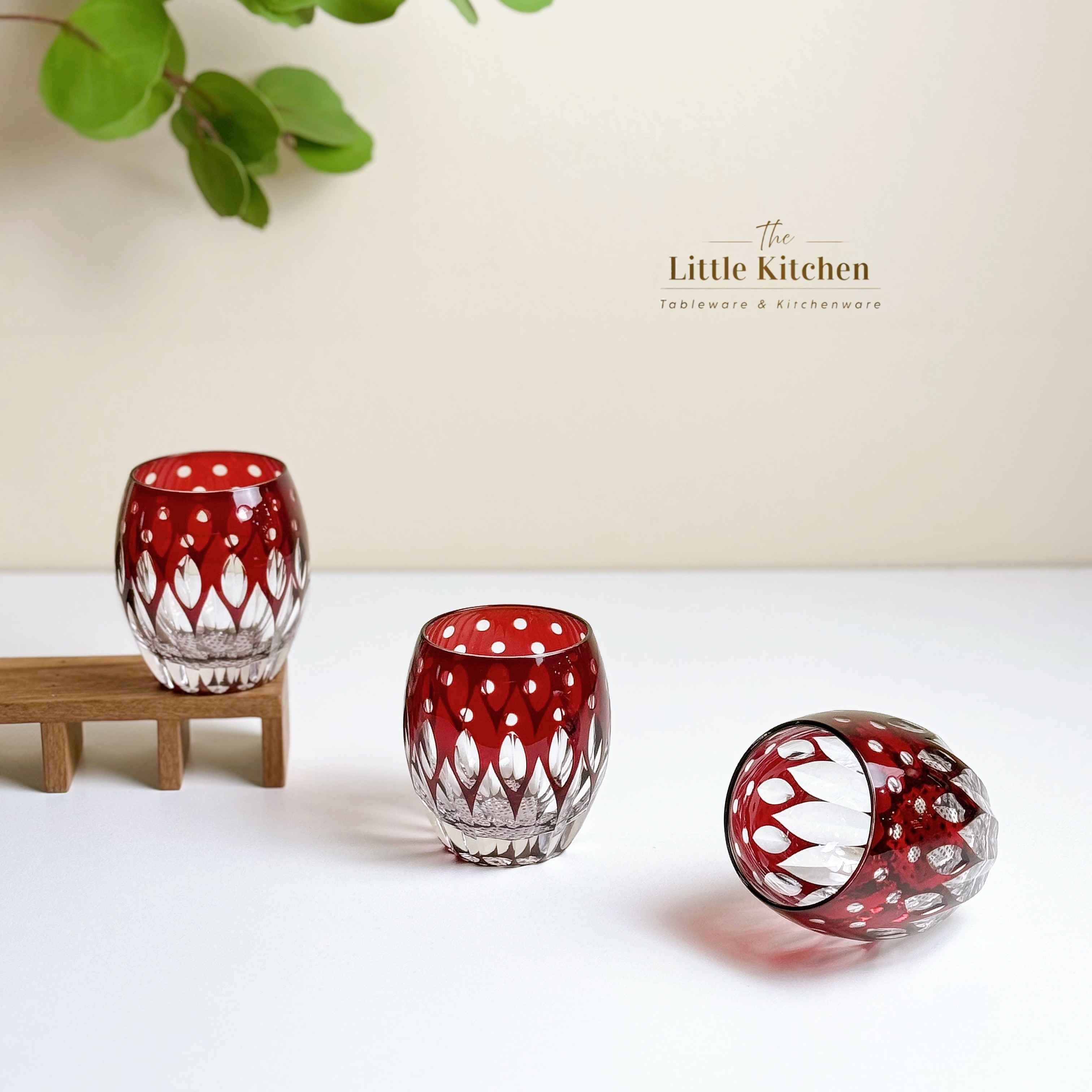 Cốc  pha lê đỏ viền bi 9