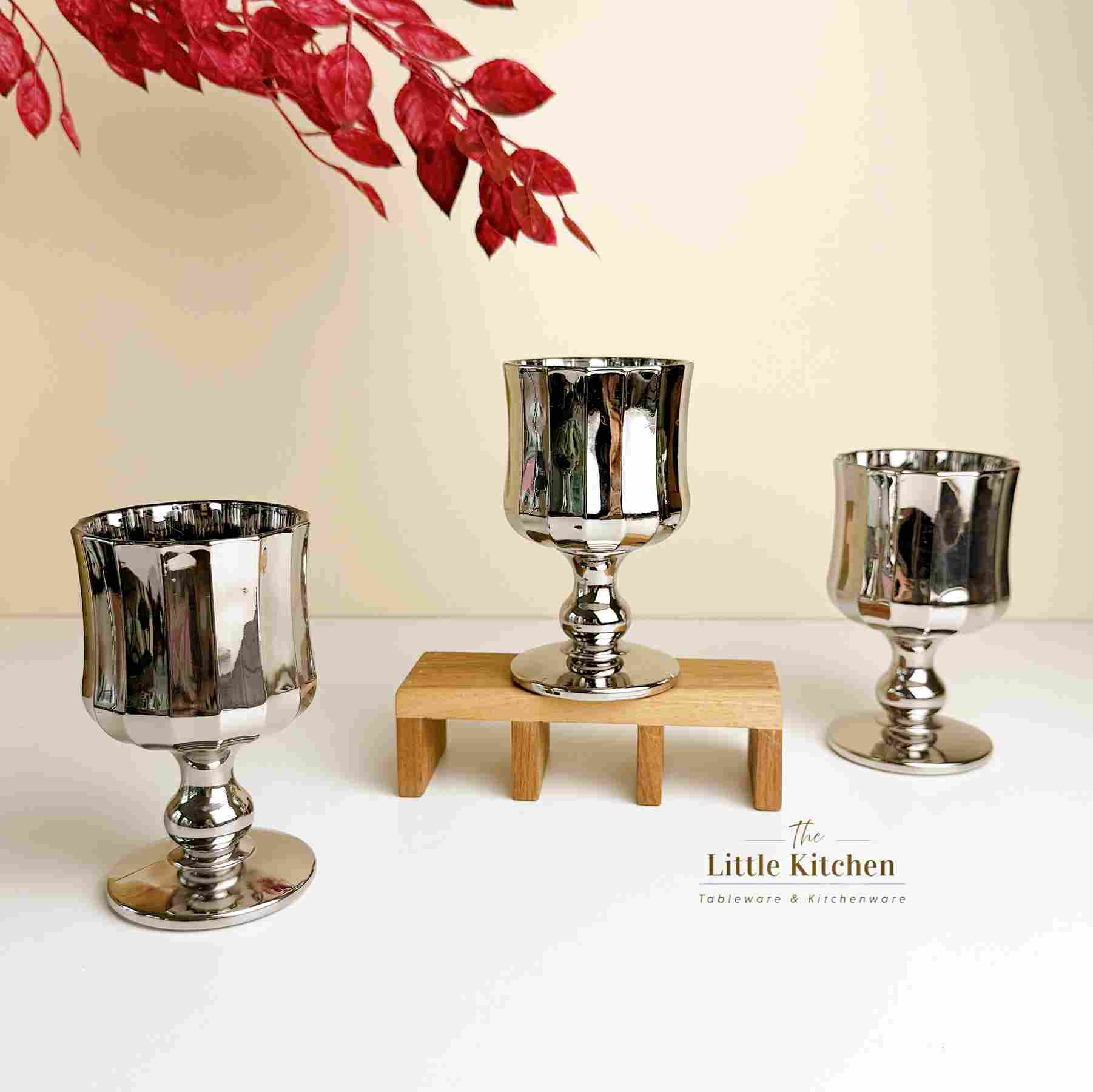 Ly thuỷ tinh gân bạc