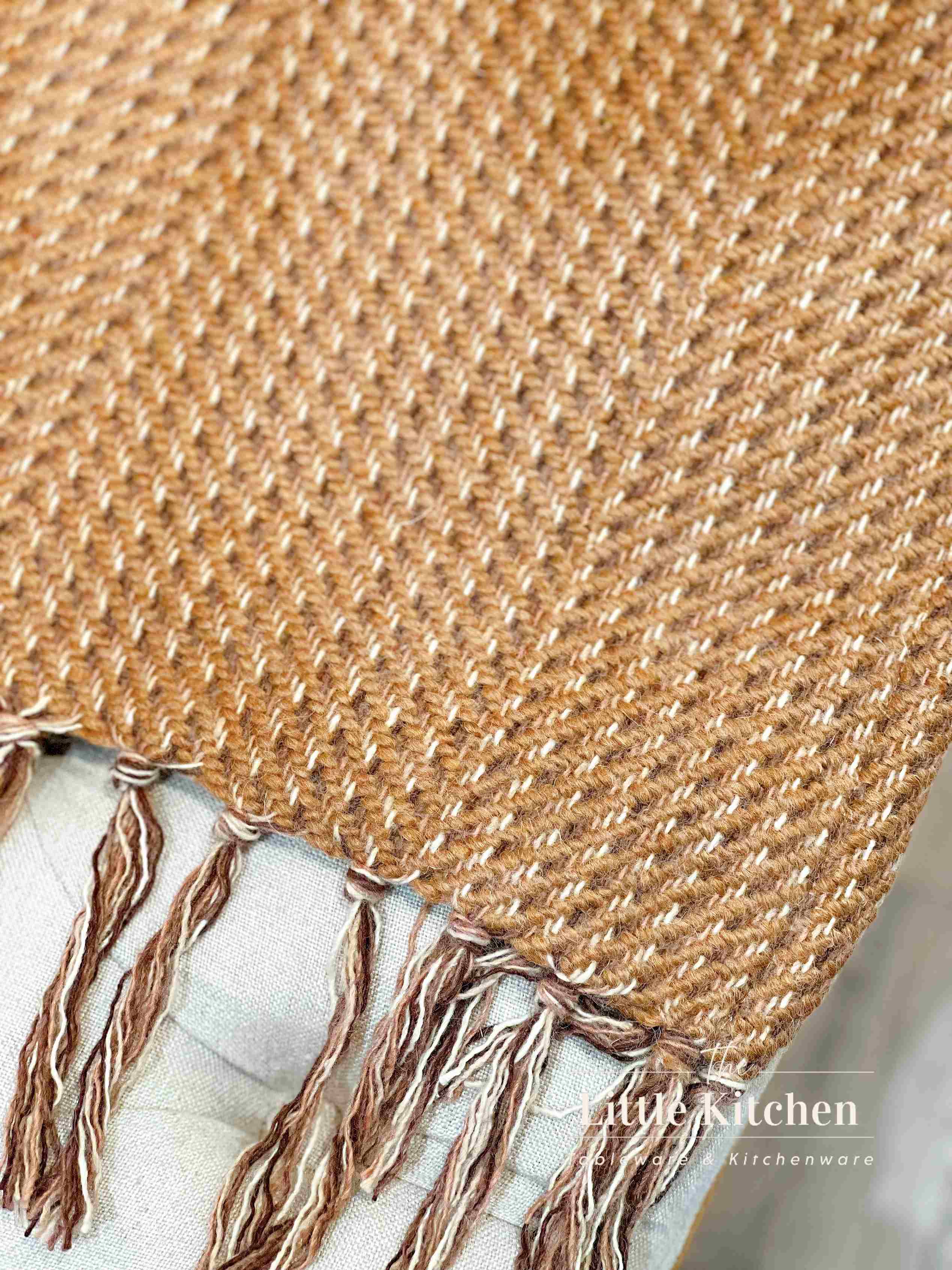 Chăn sợi đan nâu