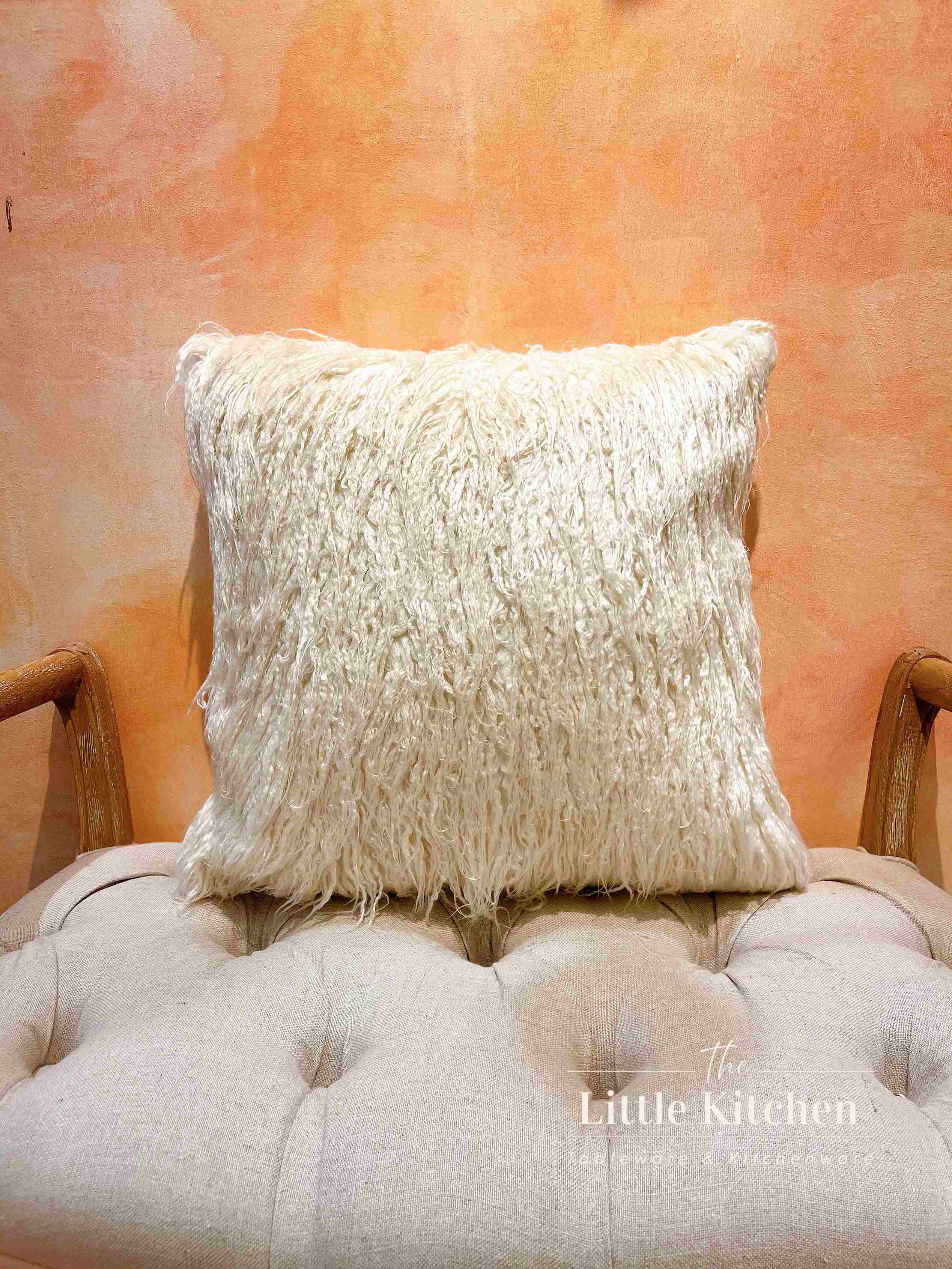 Vỏ gối lông trắng