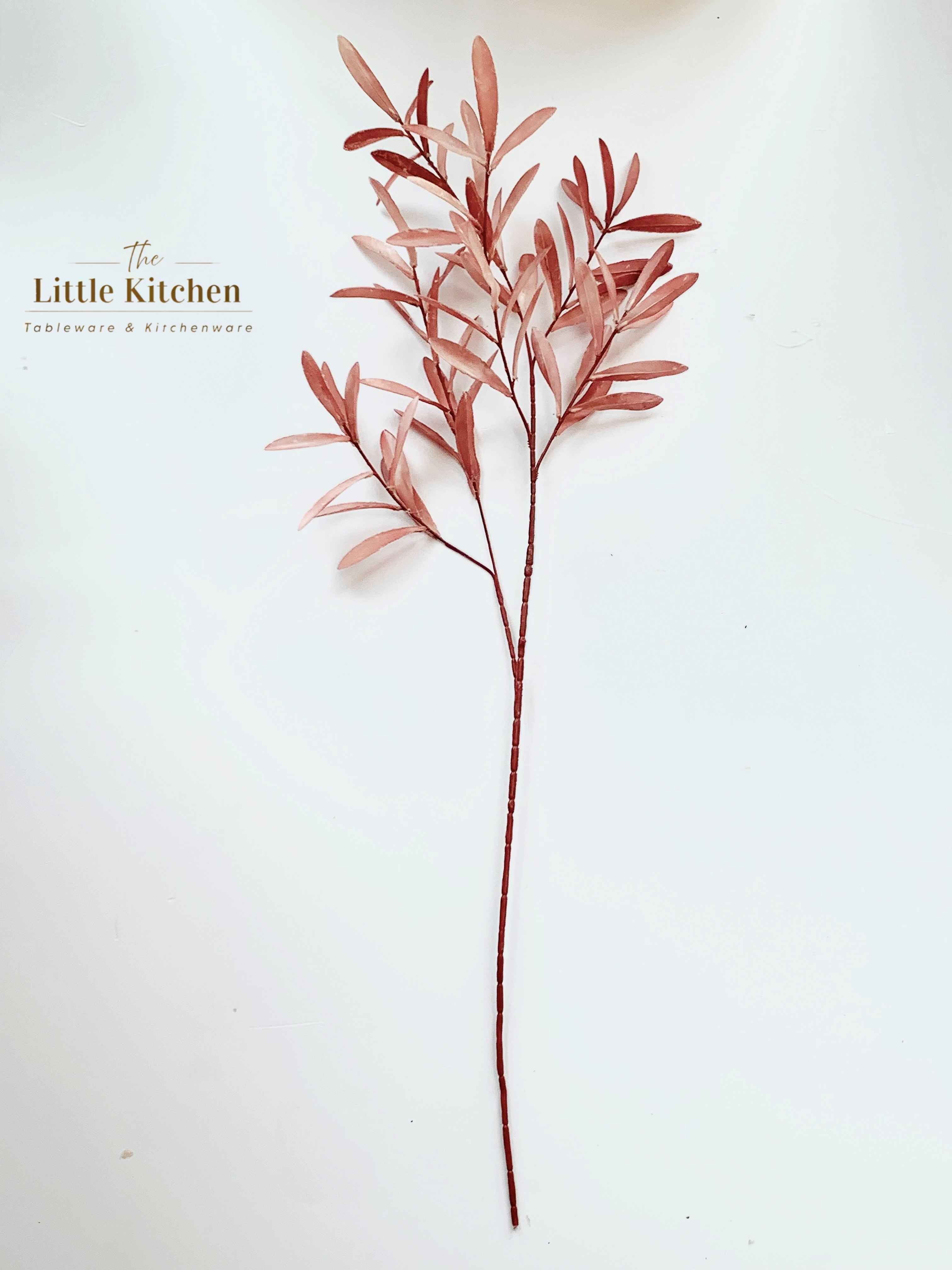 Cành lá dài đỏ