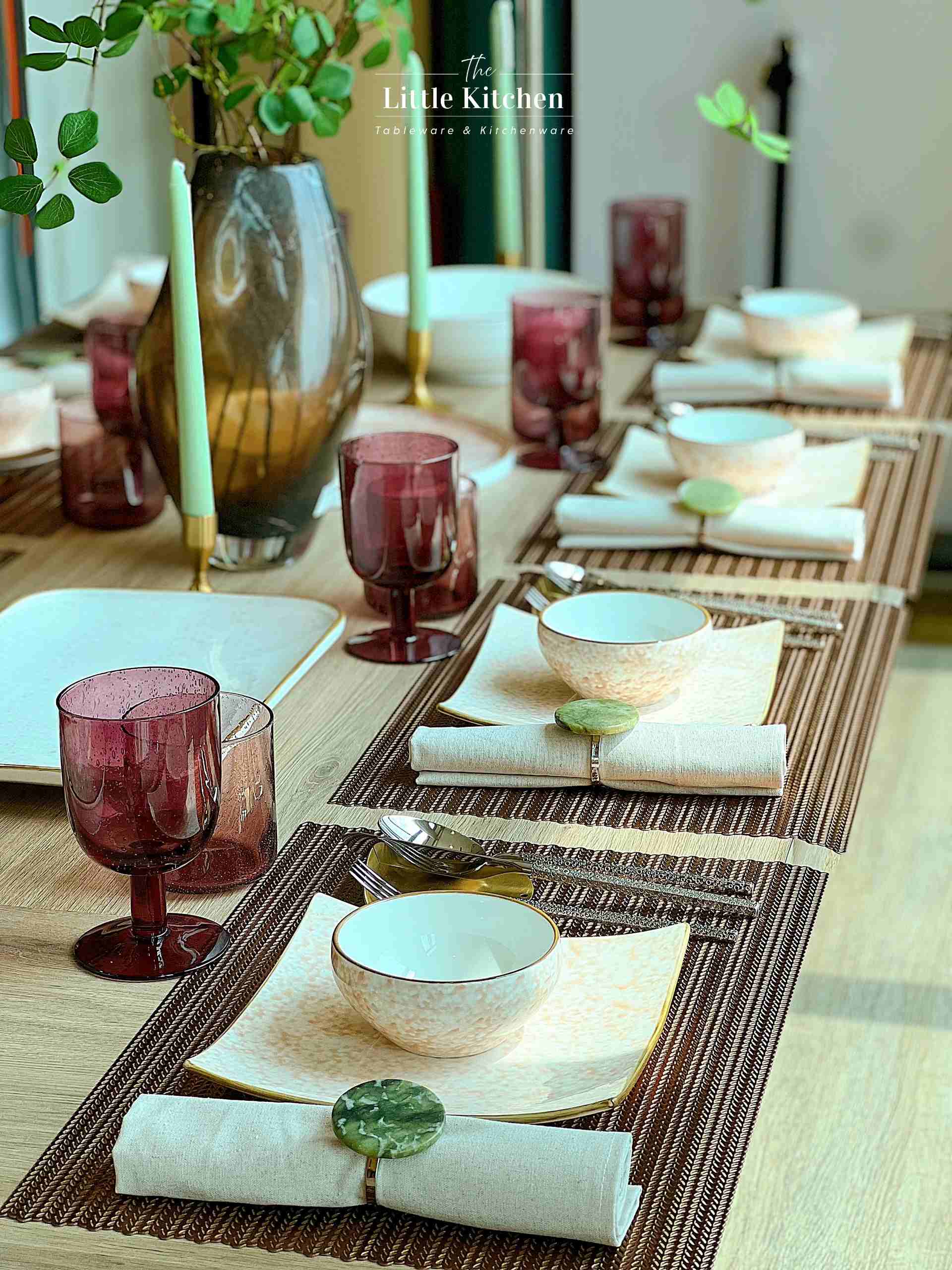 Set tiệc hồng rêu đá phong cách Á