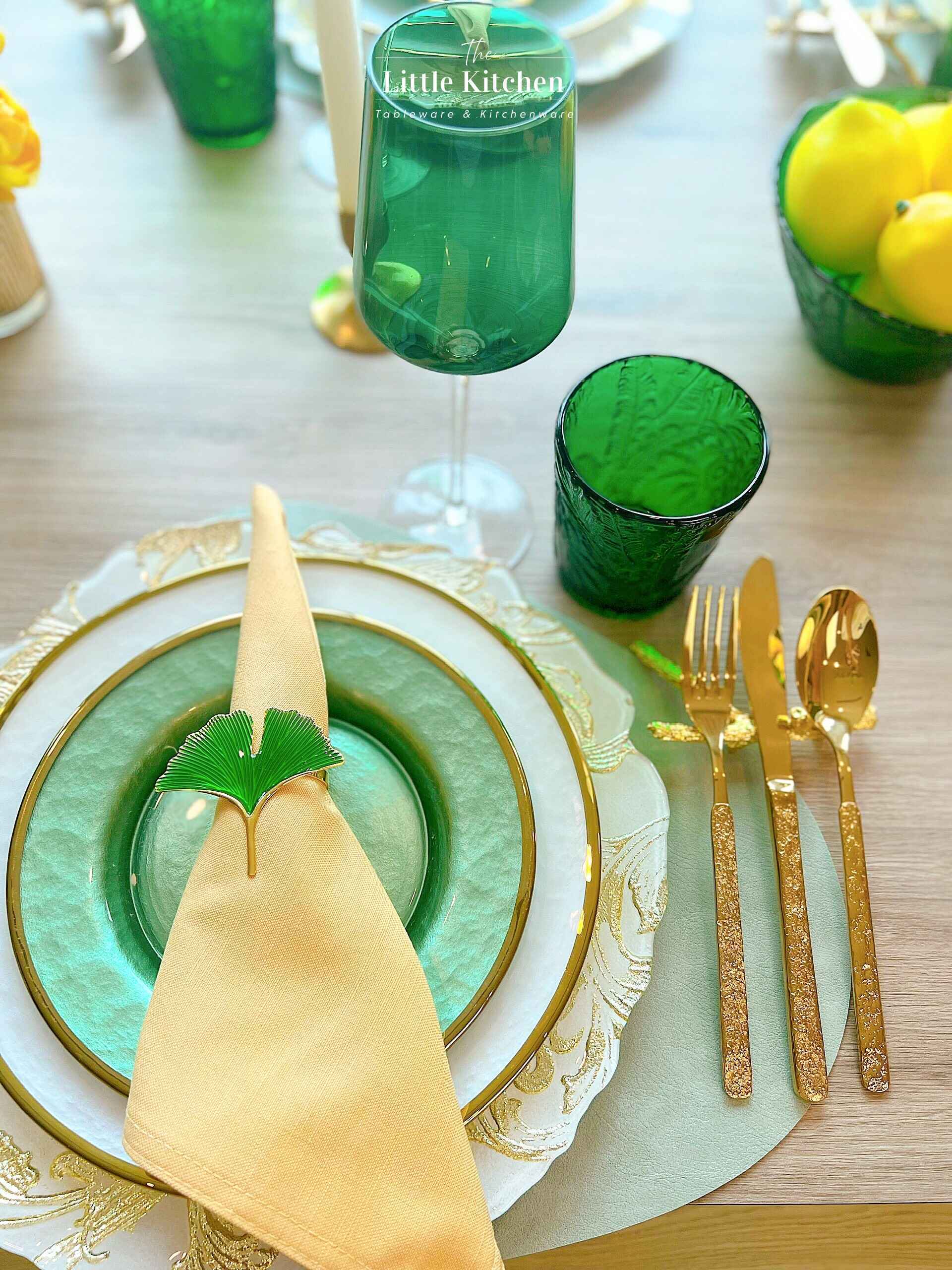 Set tiệc xanh vàng gold