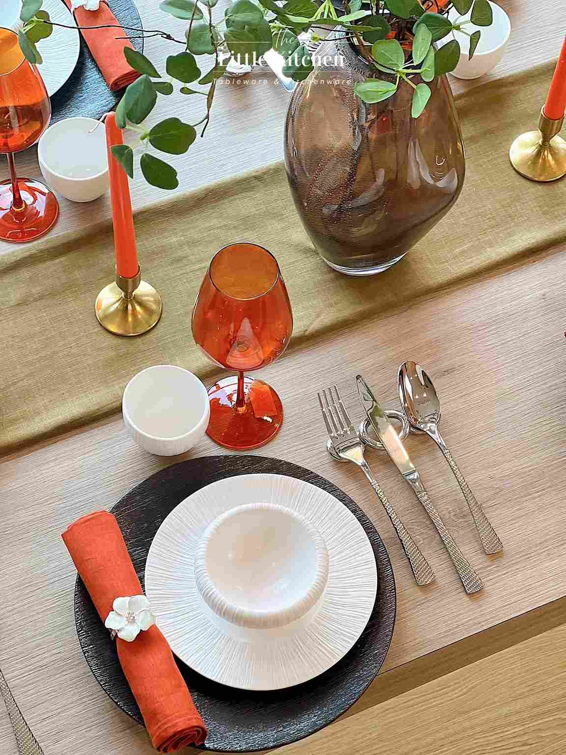 Set tiệc trắng sọc lì