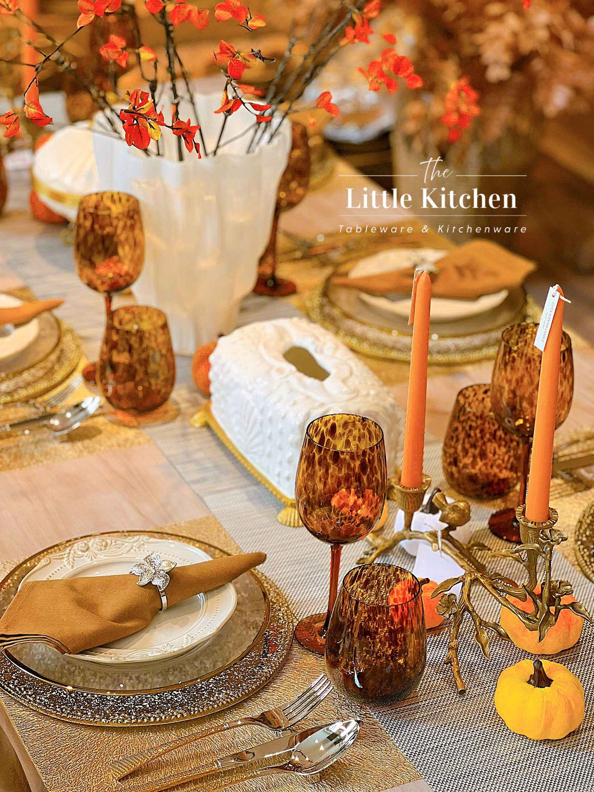 Set tiệc thu viền hạt tròn