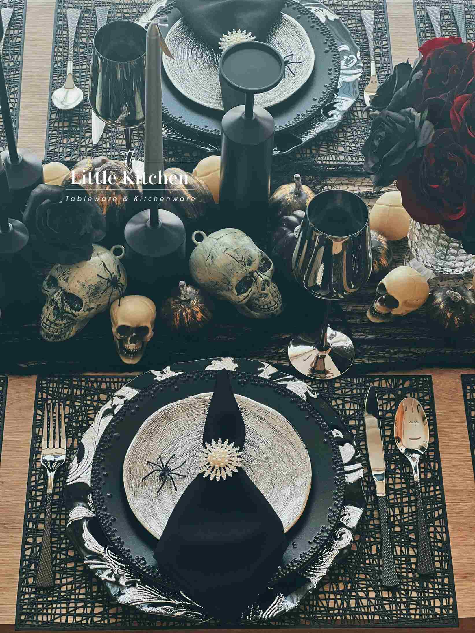 Set tiệc Halloween hoa hồng đen
