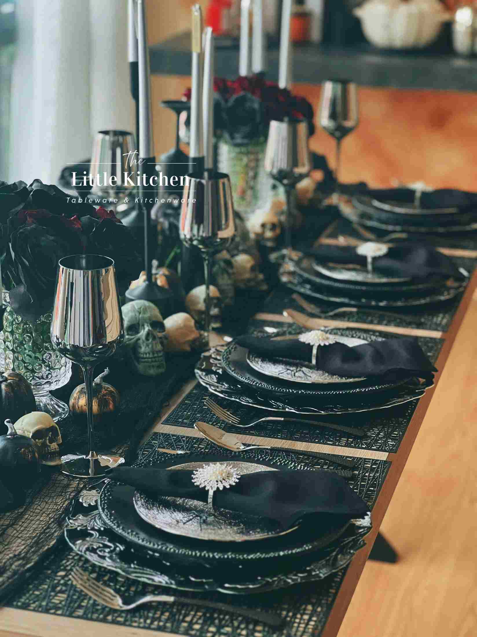 Set tiệc Halloween hoa hồng đen