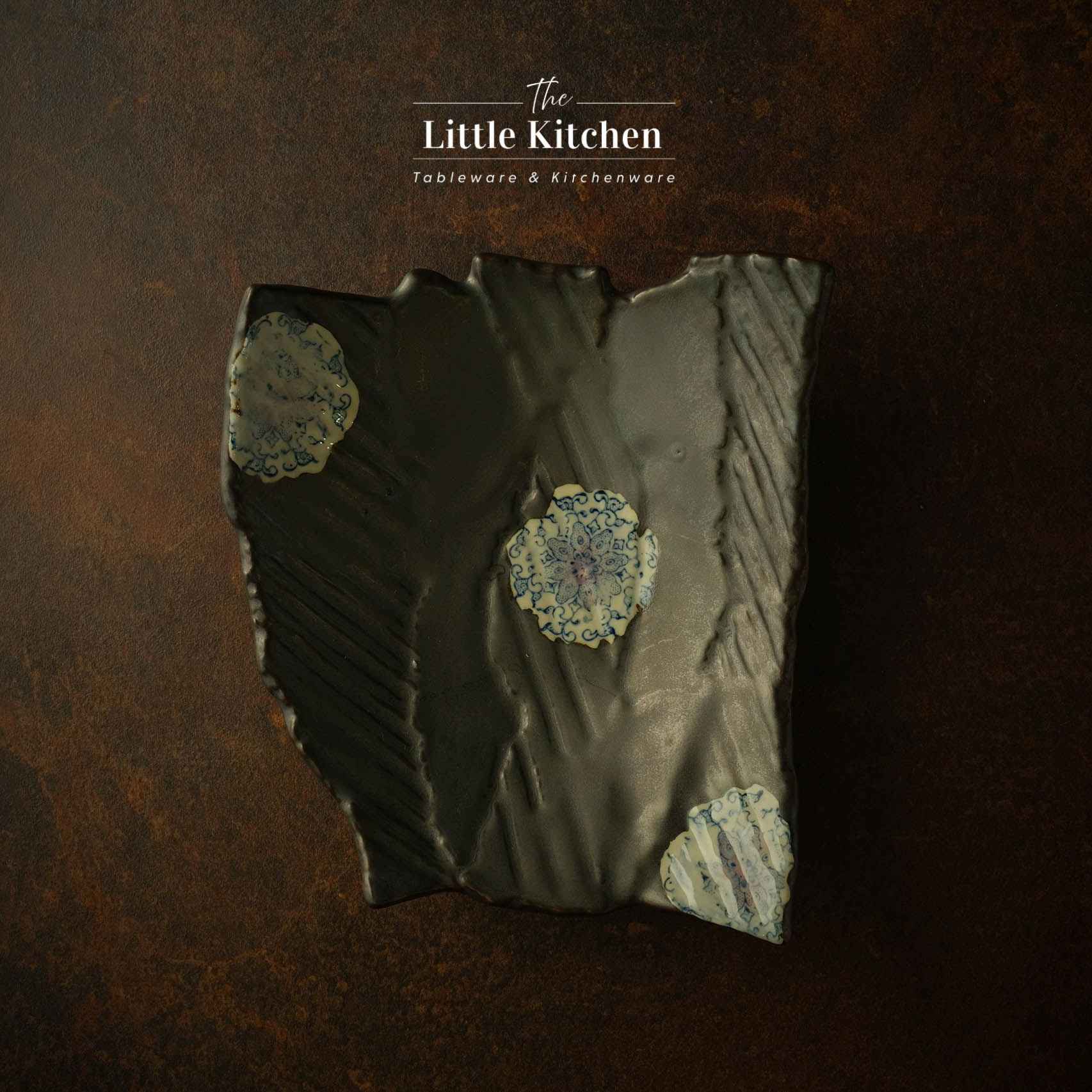 Bộ bát đĩa cao cấp phong cách Nhật Bản màu đen đắp hoa.