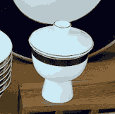Set tiệc tone đen vàng