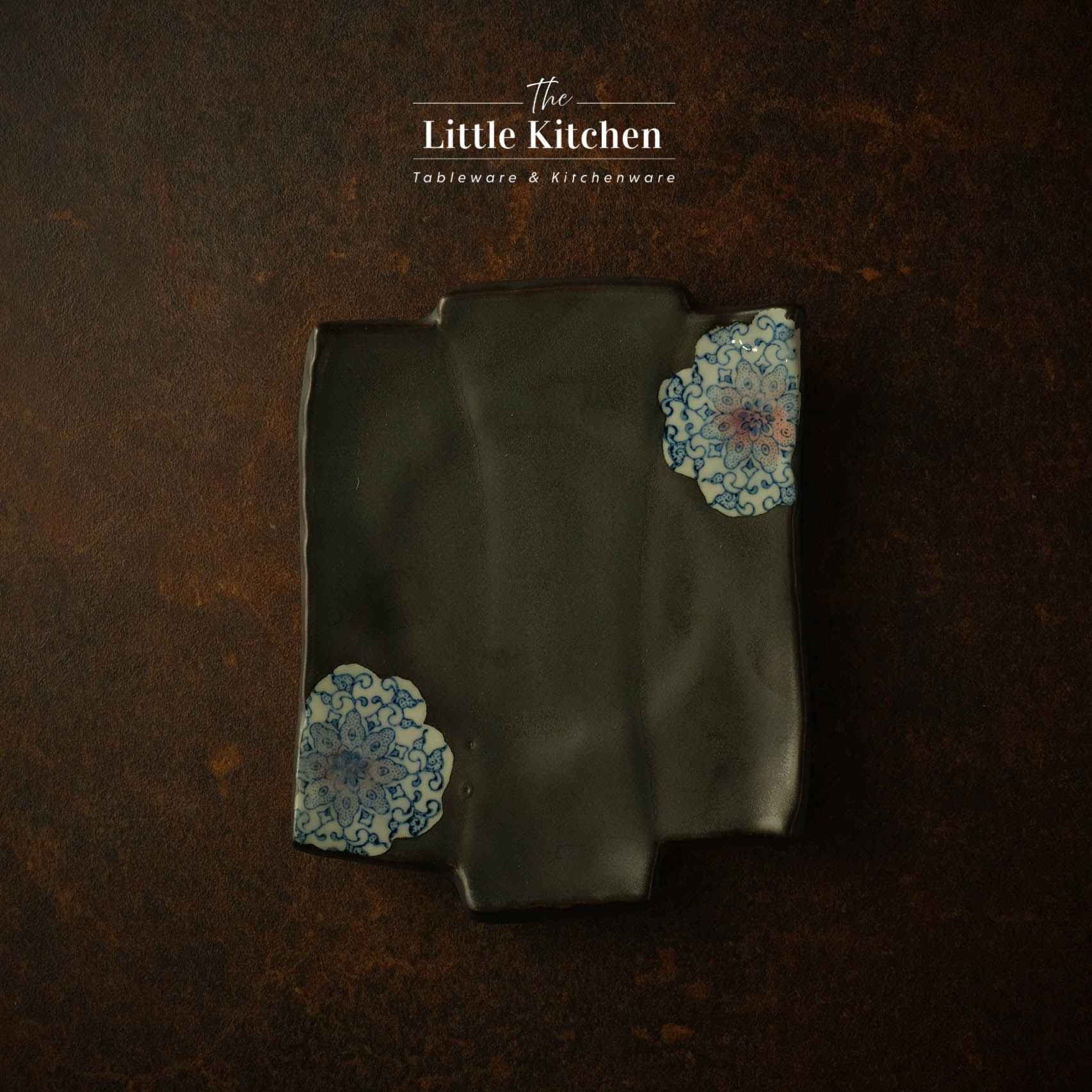 Bộ bát đĩa cao cấp phong cách Nhật Bản màu đen đắp hoa.