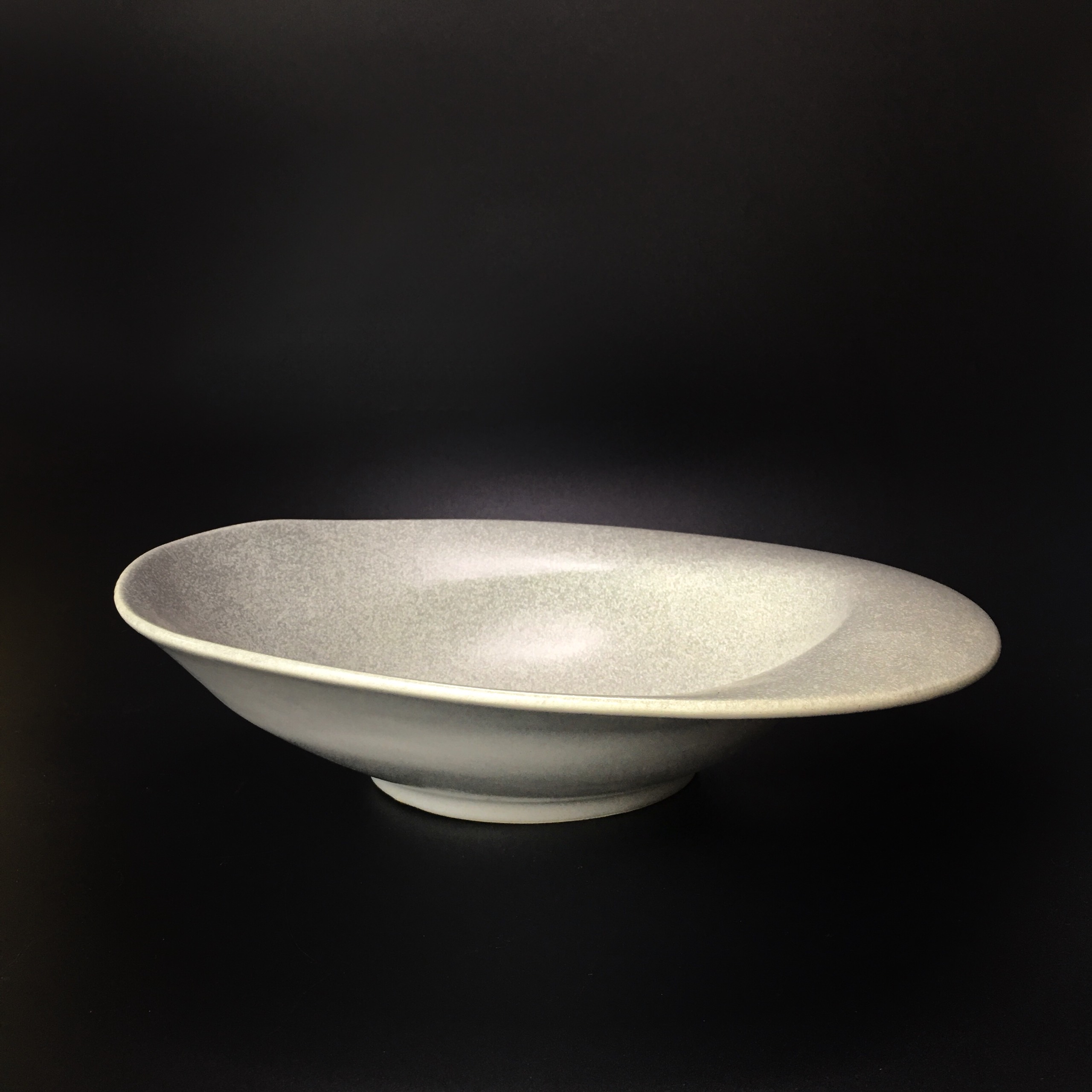 ĐĨA SÂU LỆCH 28CM GHI NHẠT