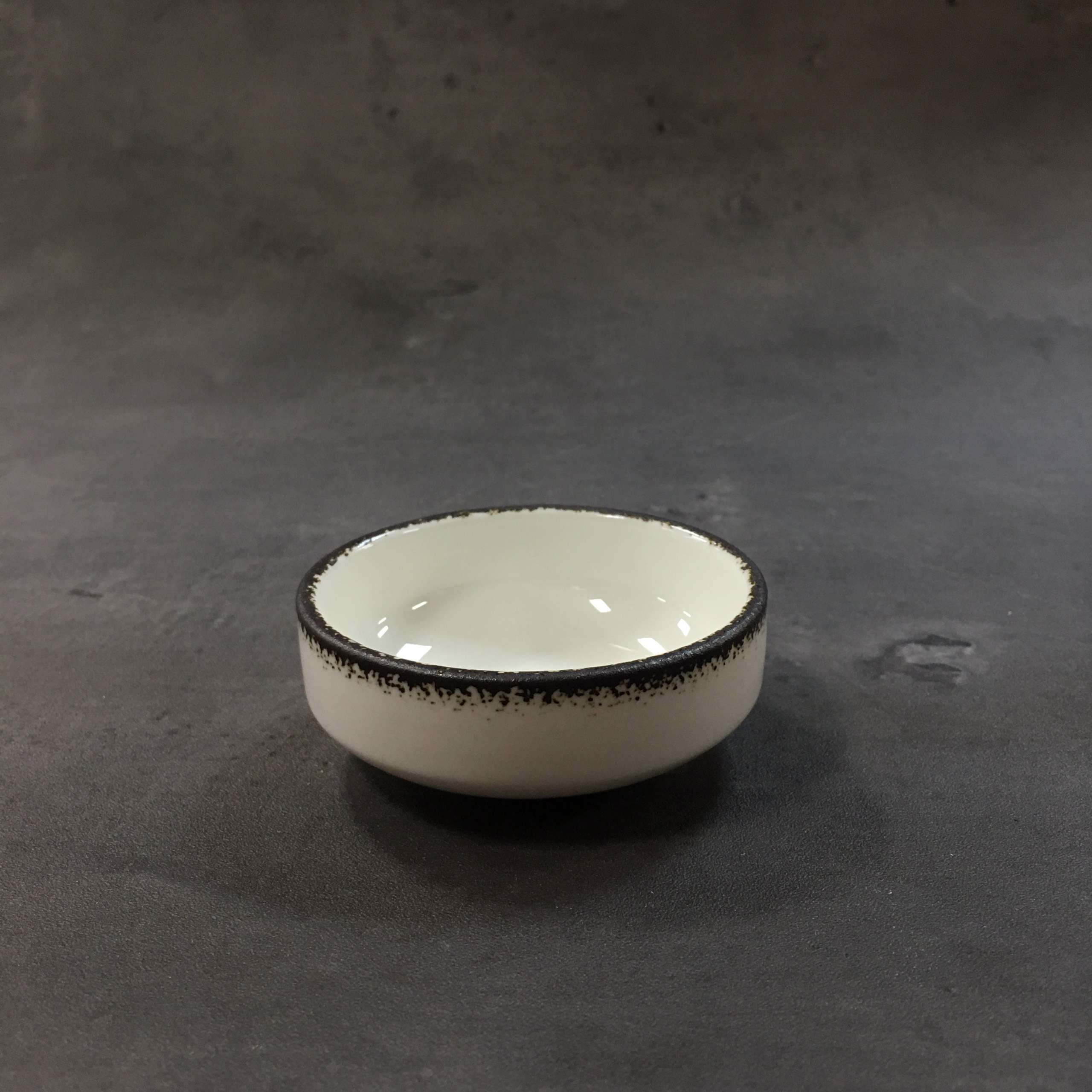 Bộ bát đĩa gia đình cao cấp màu trắng viền nâu men bóng