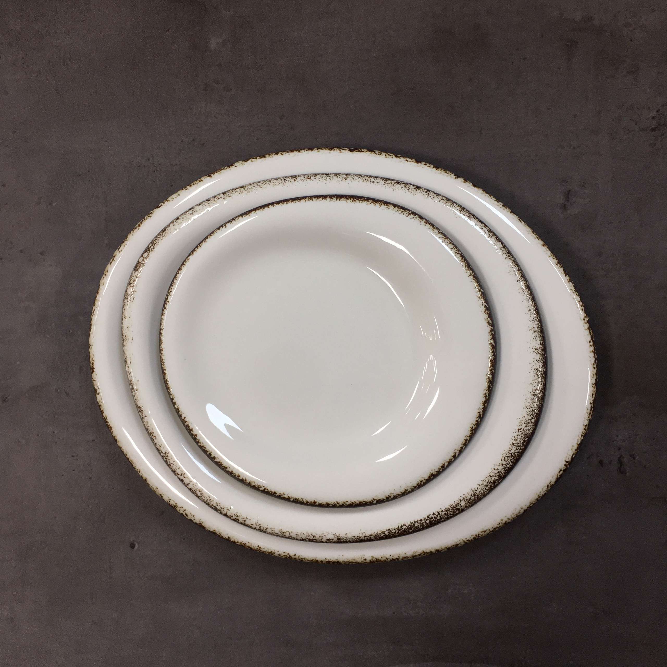 Bộ bát đĩa gia đình cao cấp màu trắng viền nâu men bóng