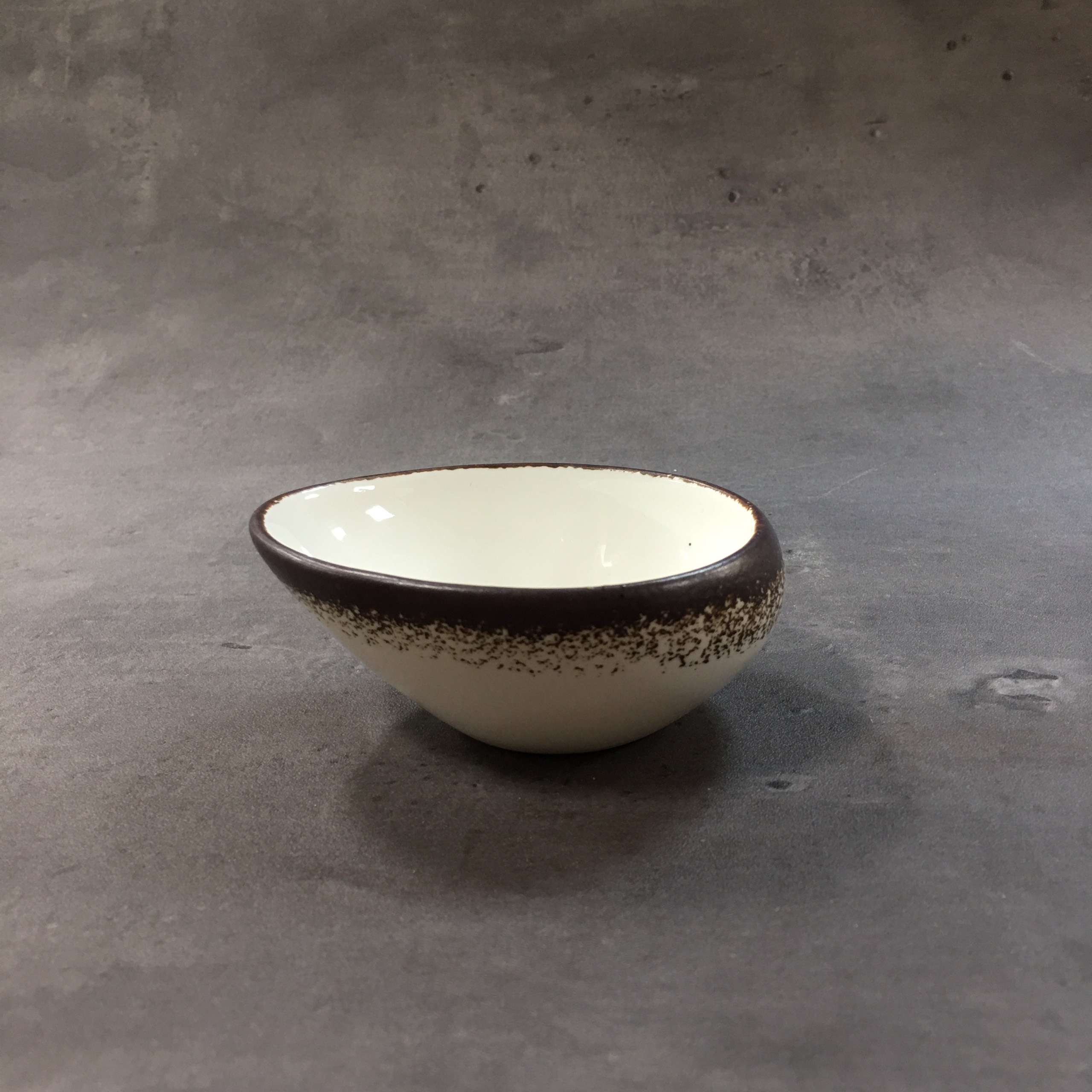 Bộ bát đĩa gia đình cao cấp màu trắng viền nâu men bóng