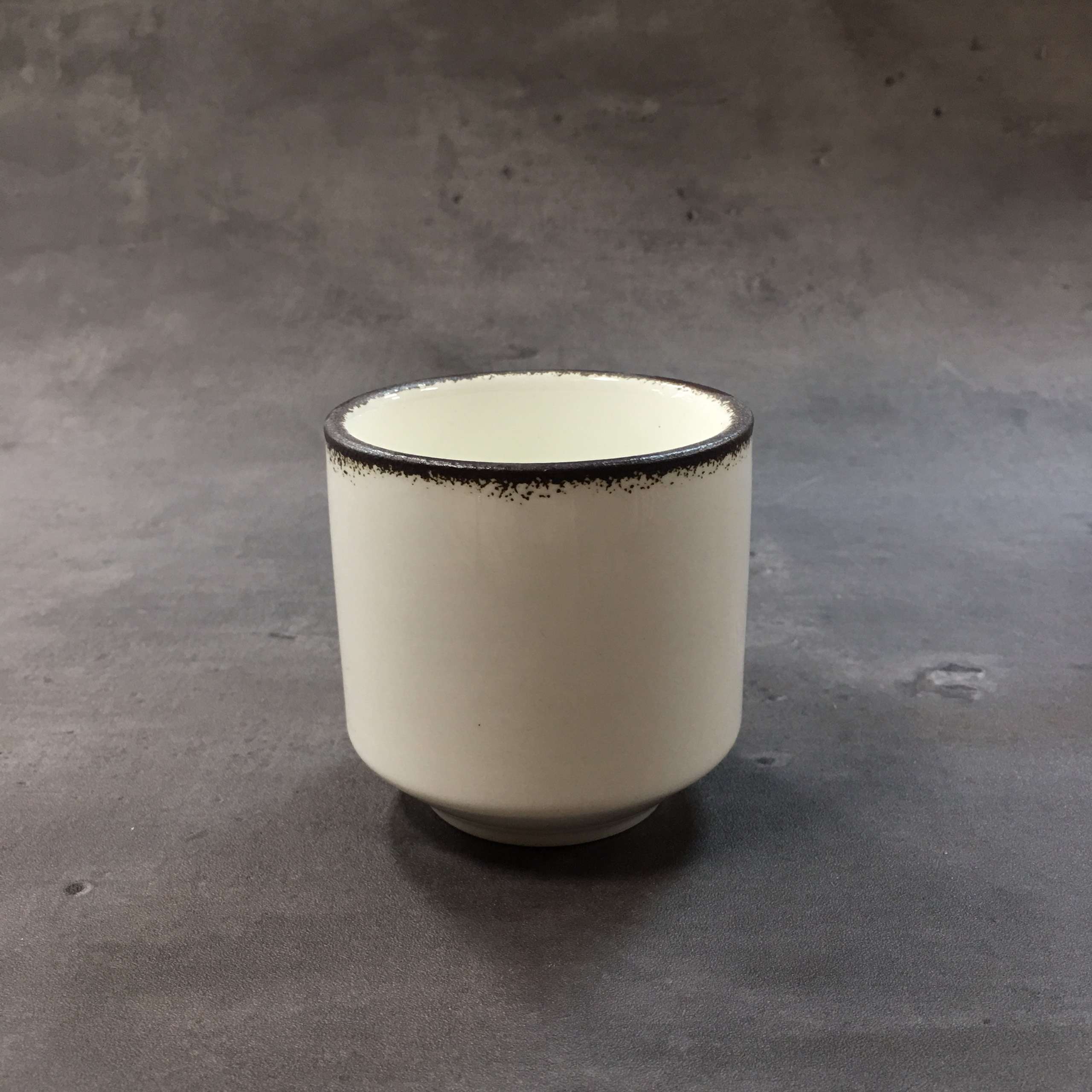 Bộ bát đĩa gia đình cao cấp màu trắng viền nâu men bóng