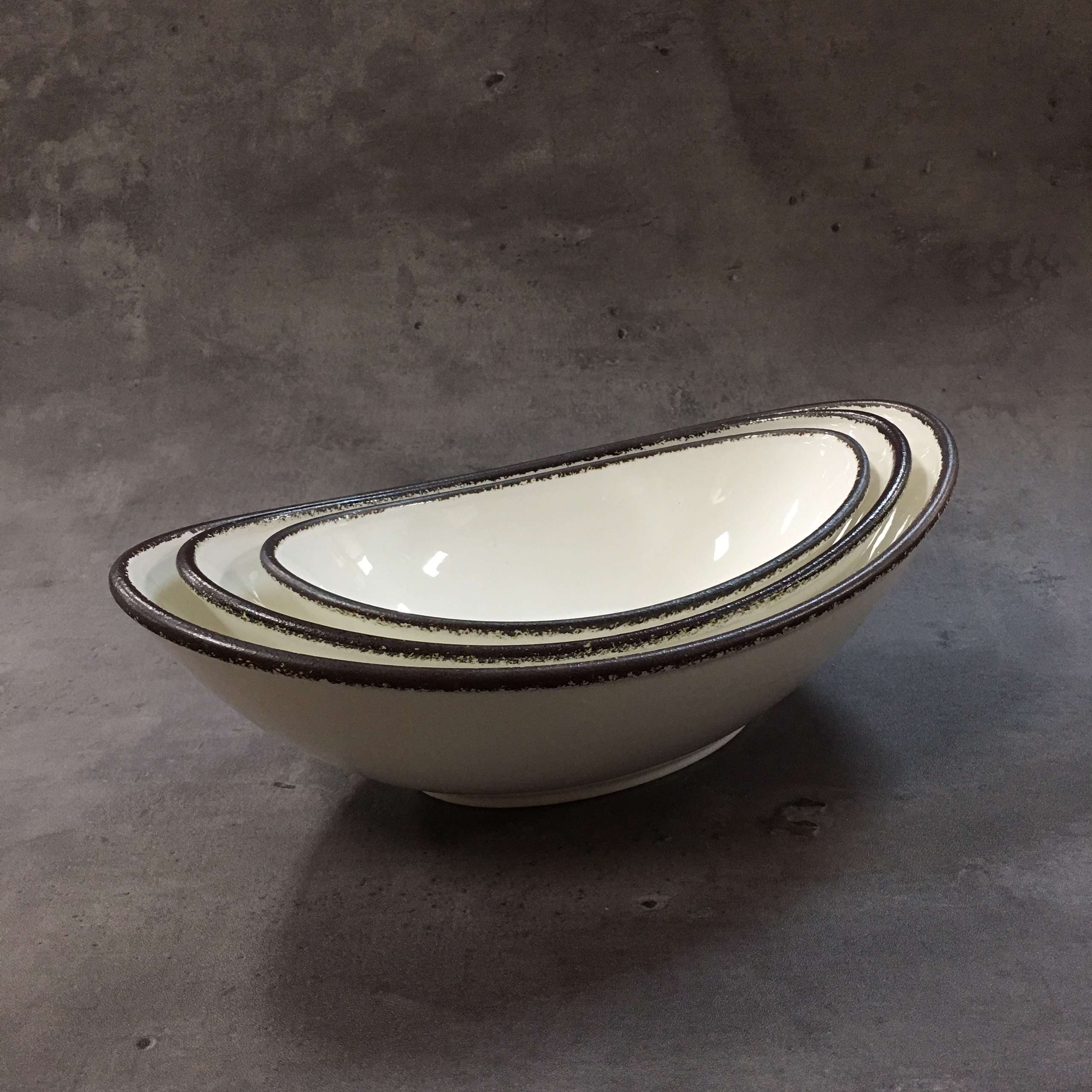 Bộ bát đĩa gia đình cao cấp màu trắng viền nâu men bóng