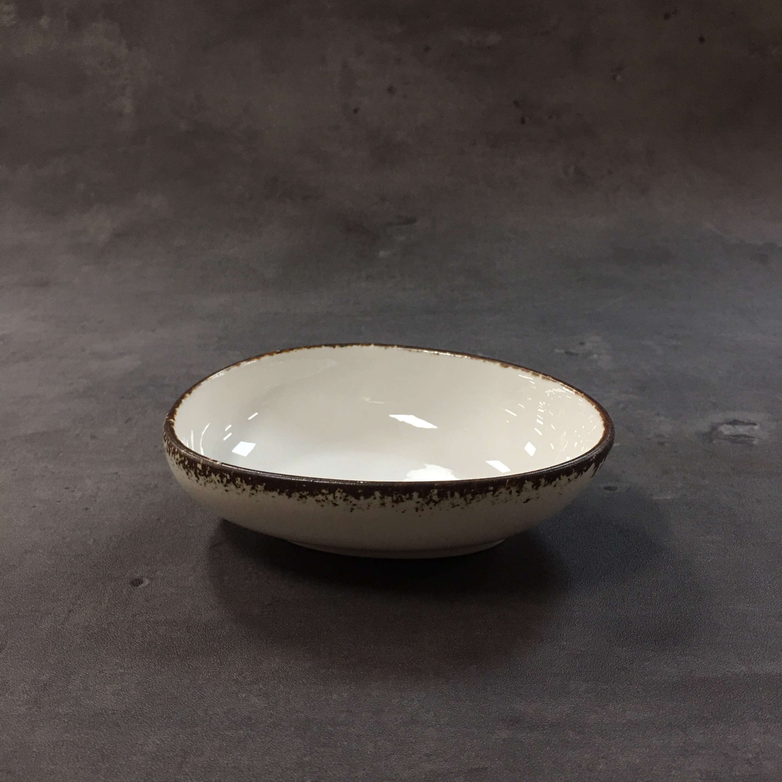 Bộ bát đĩa gia đình cao cấp màu trắng viền nâu men bóng