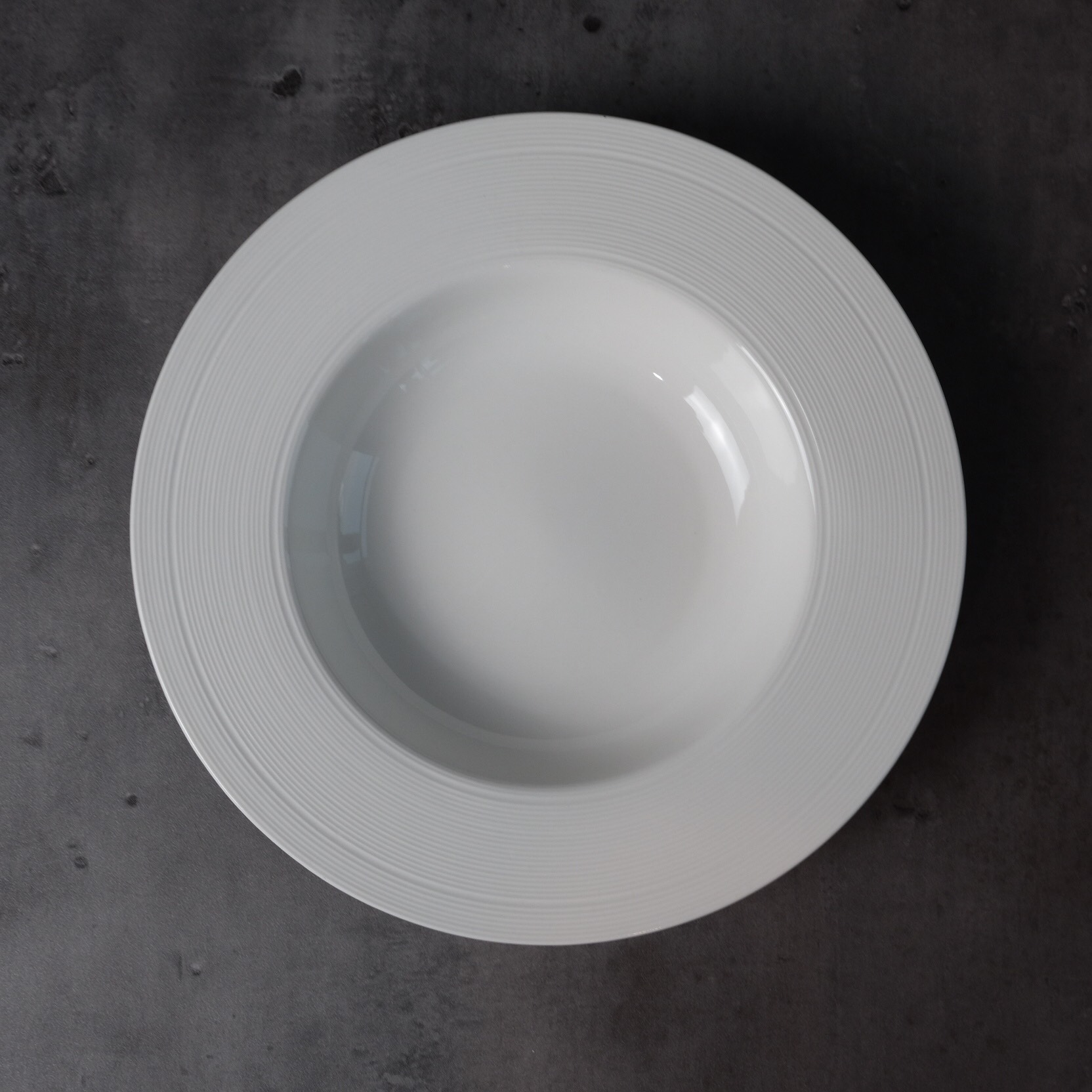 Bộ bát đĩa cao cấp màu trắng họa tiết viền gân