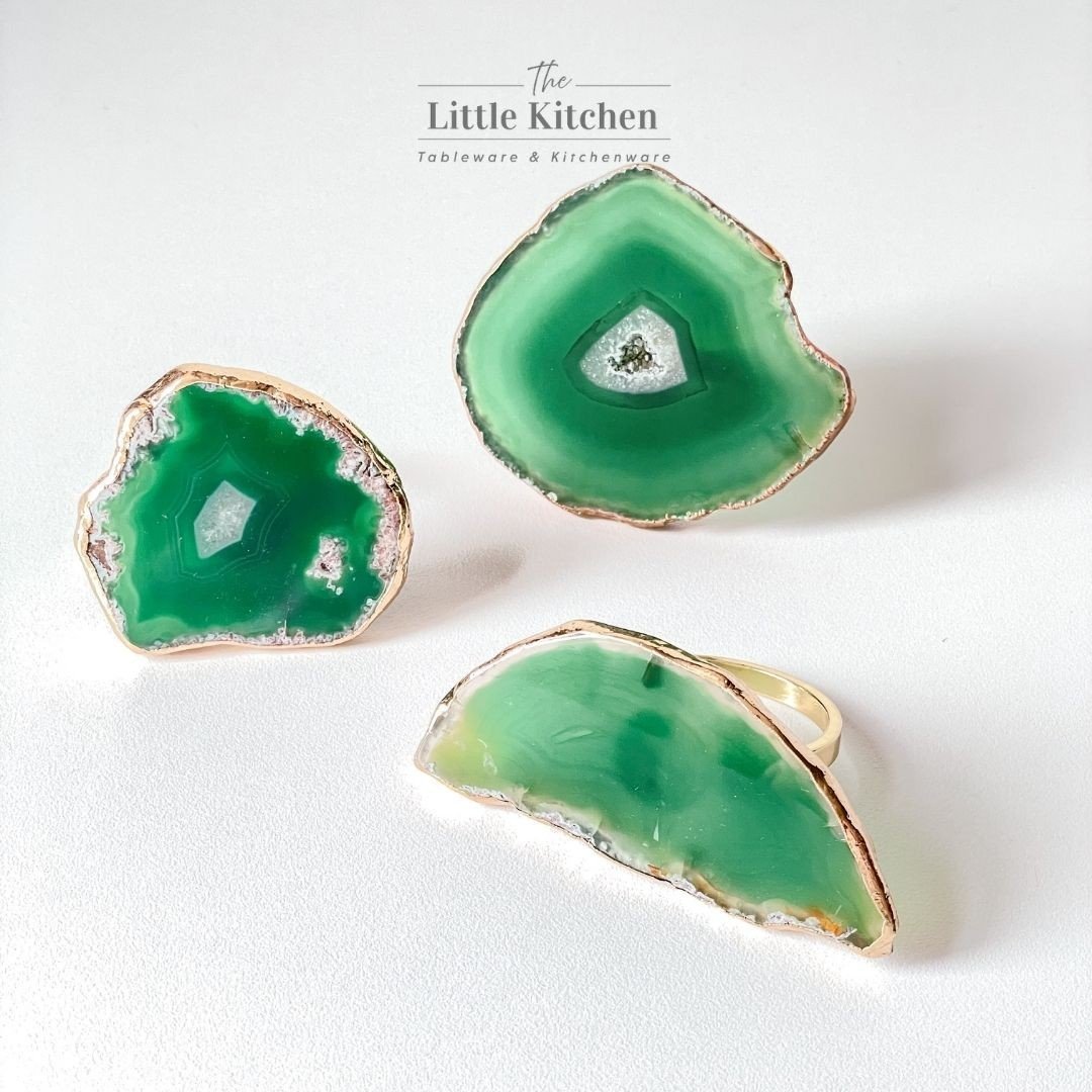 Ring đá lục