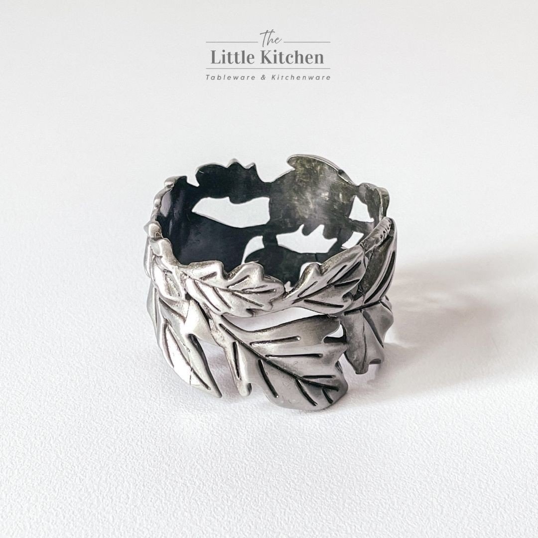 Ring cành lá cuộn ghi