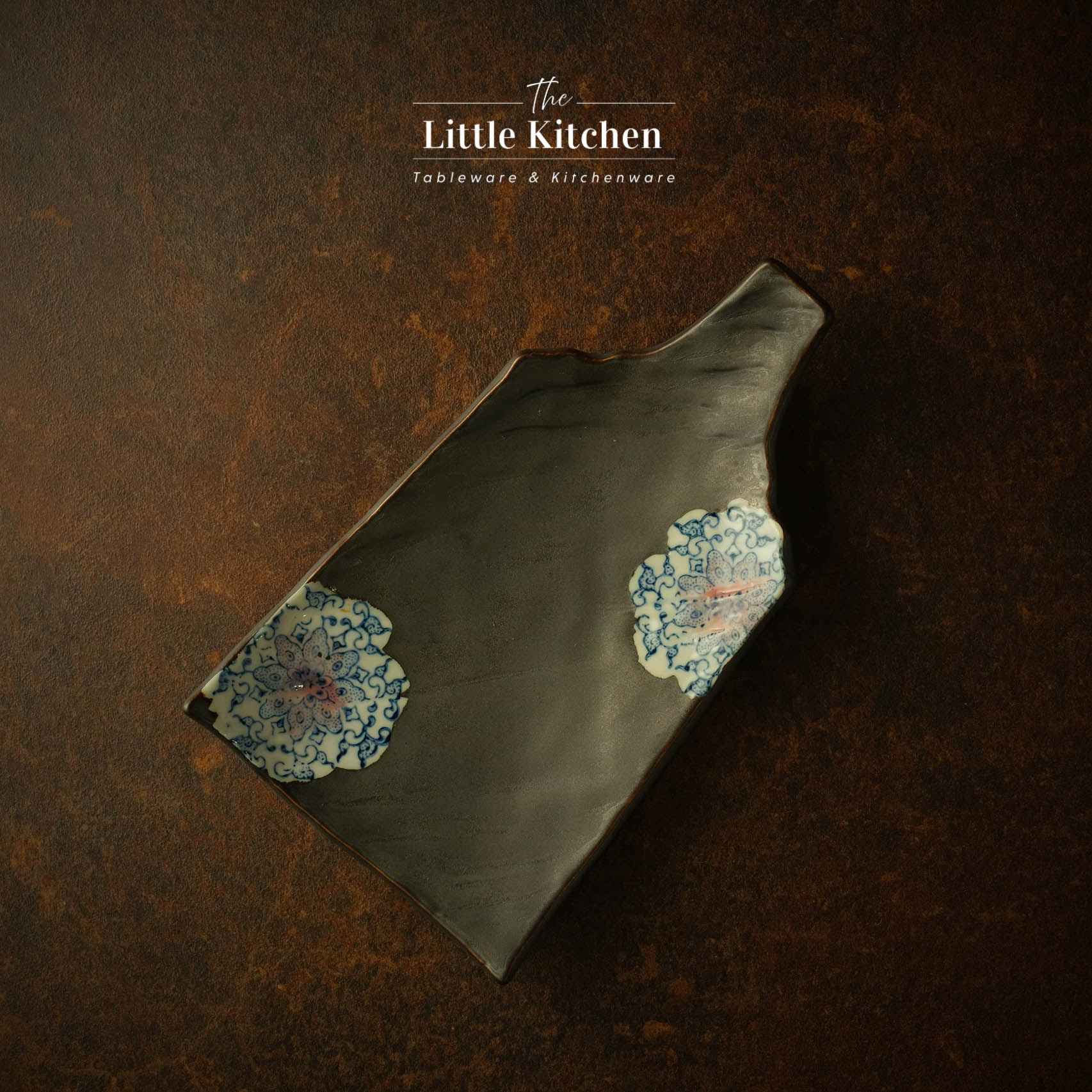 Bộ bát đĩa cao cấp phong cách Nhật Bản màu đen đắp hoa.