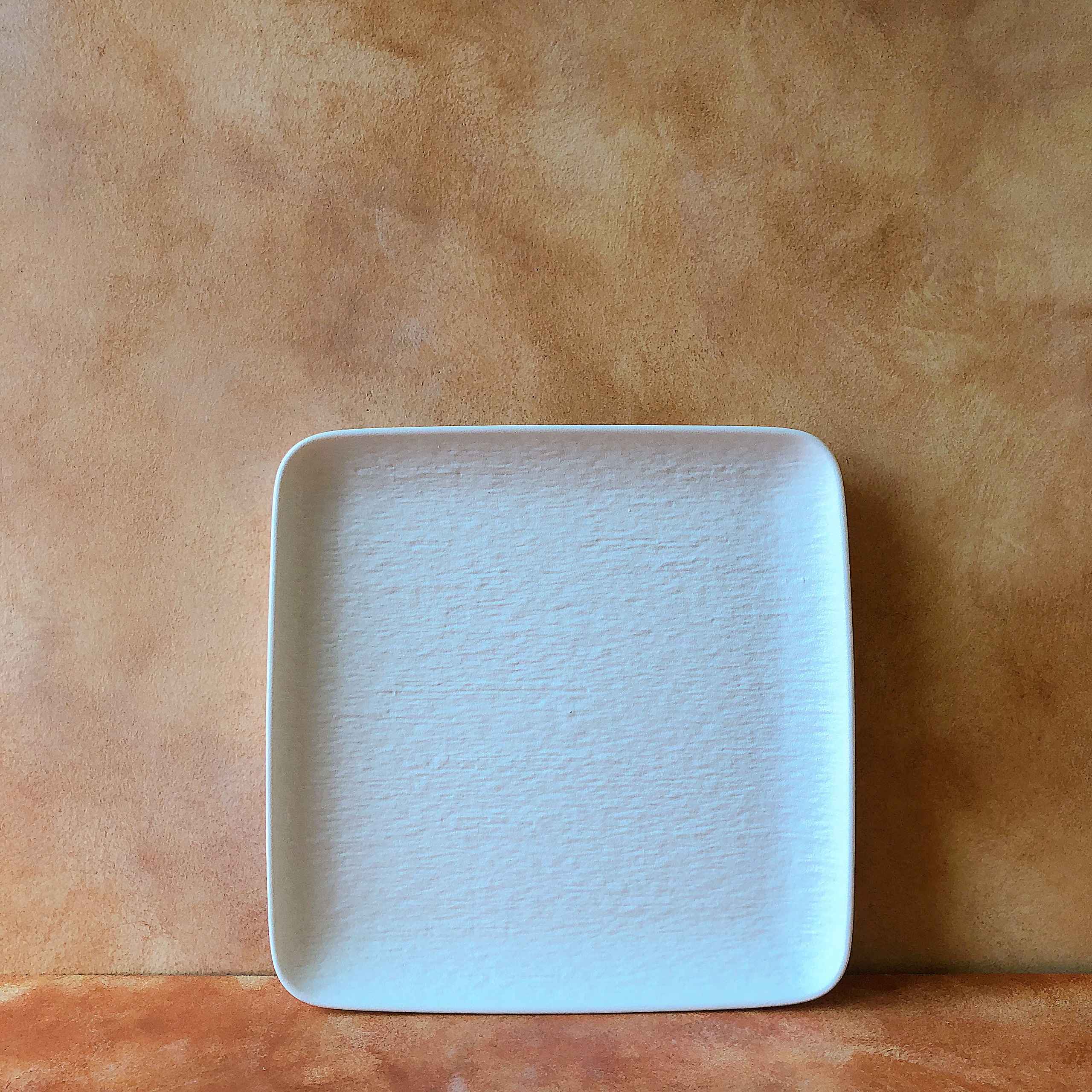 Set tiệc đỏ đen năm mới