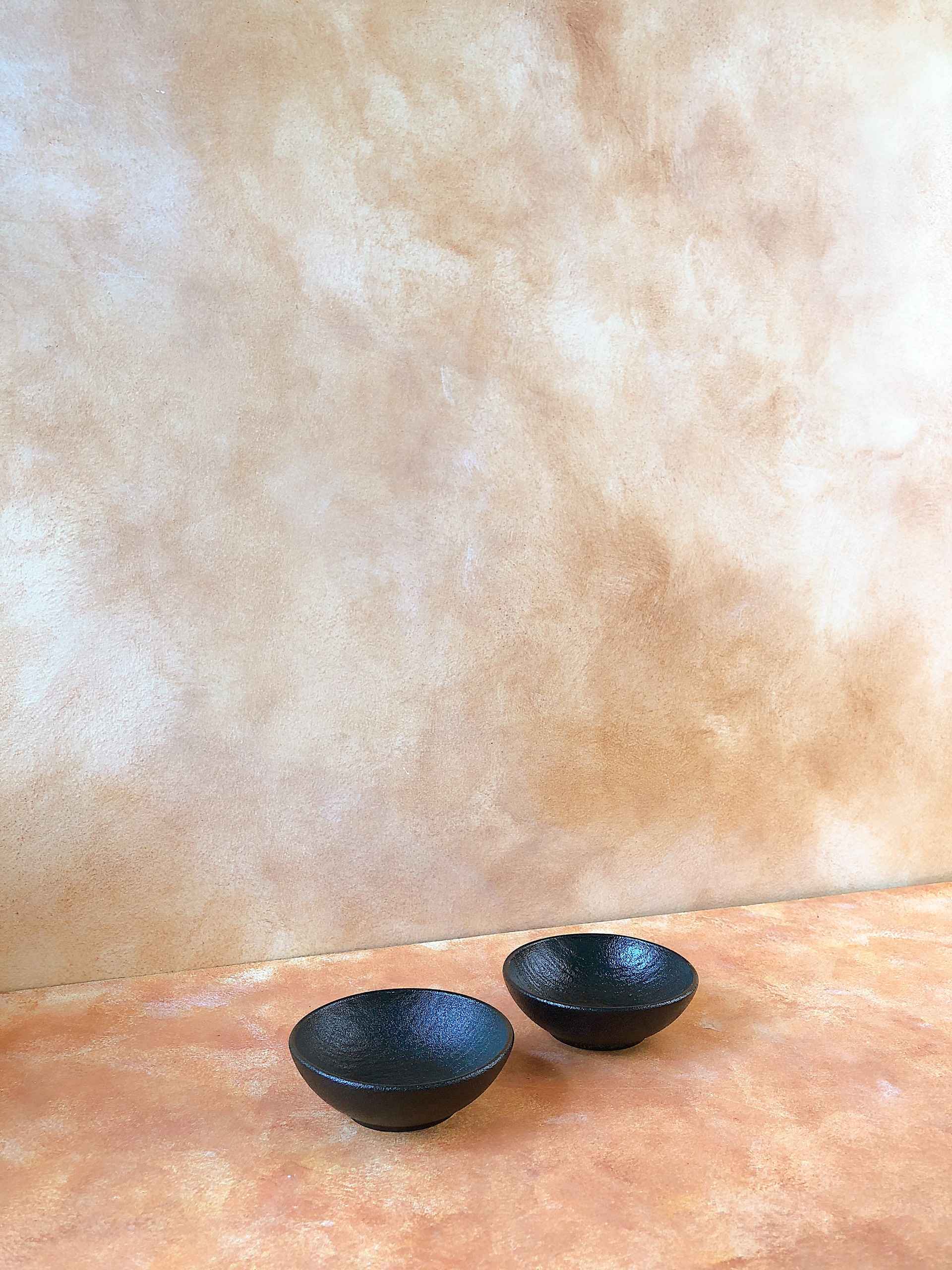 Set tiệc đen trắng matt tua rua vàng