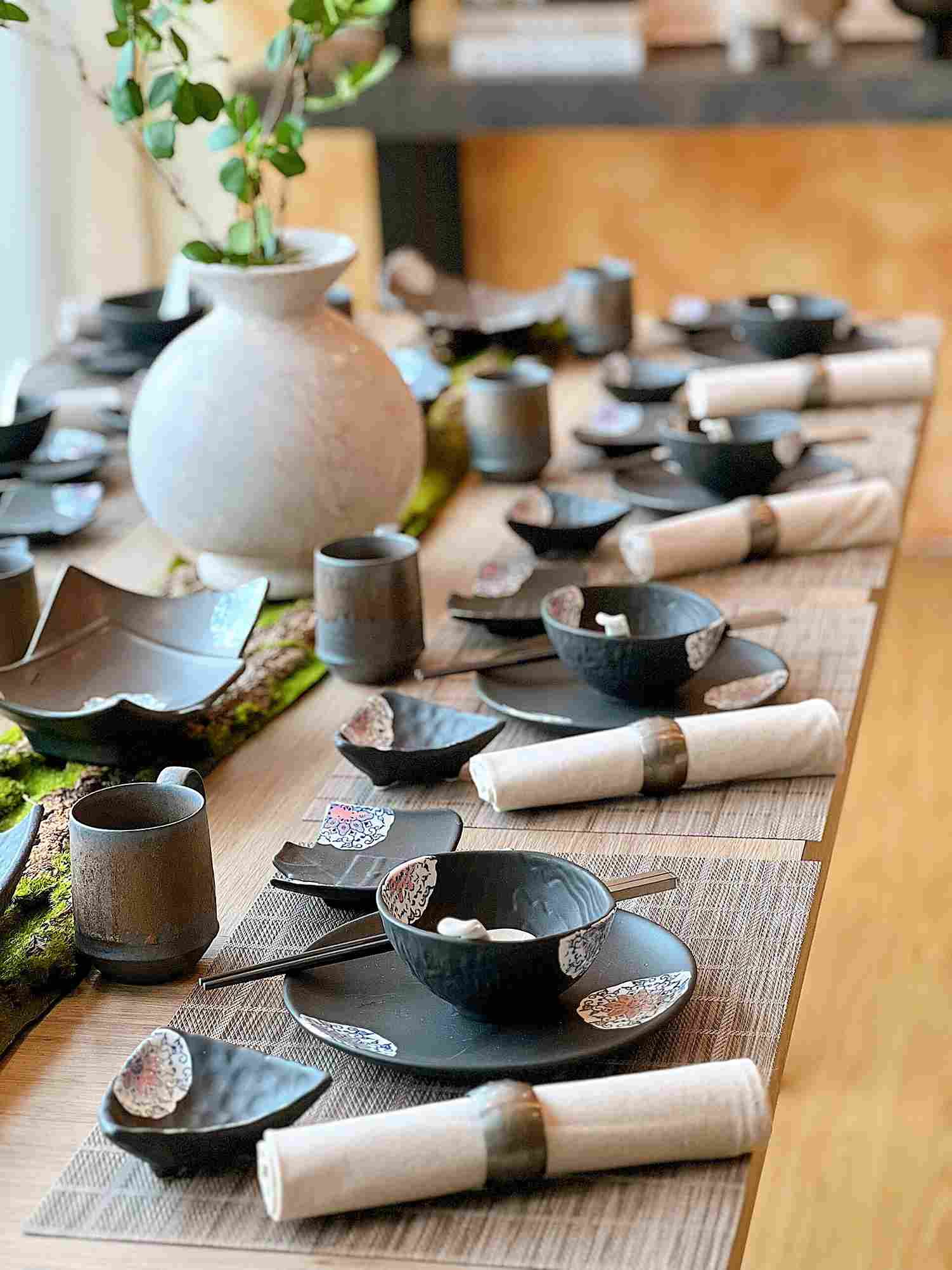 Set tiệc bát đĩa đen kimono