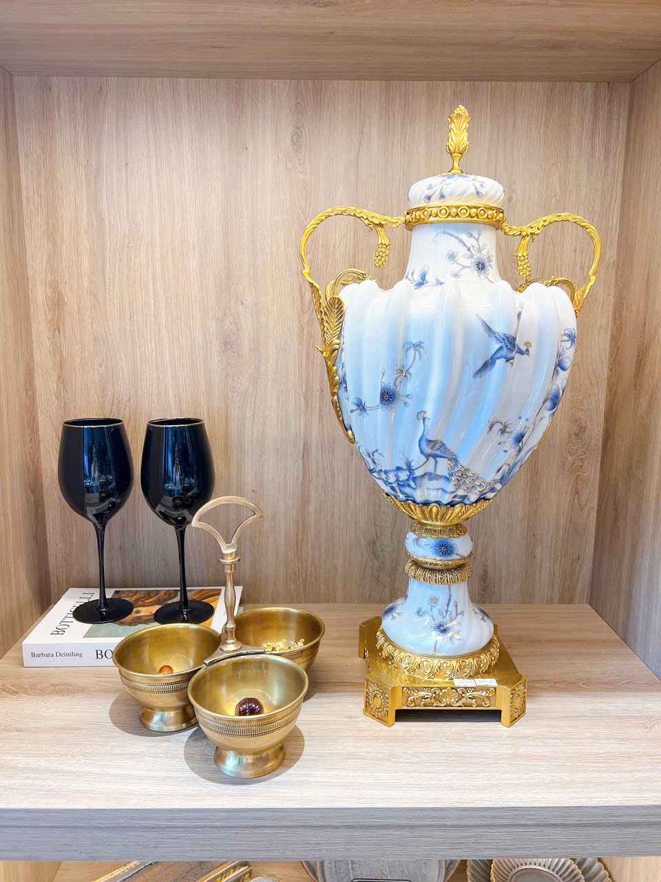 Cúp sứ đồng hoa xanh