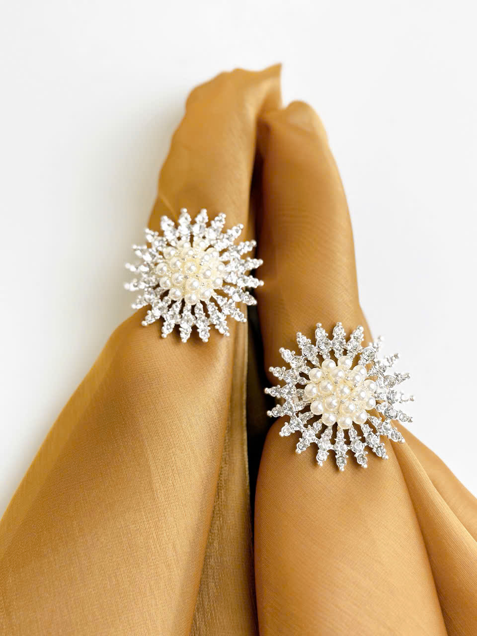 Set tiệc bộ nấm trắng phong cách hoàng gia