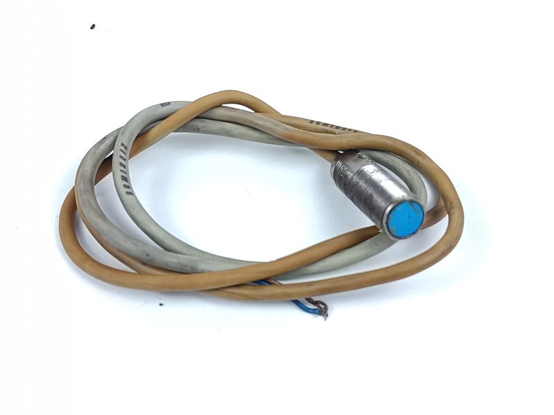 cam-bien-tiem-can-hinh-tru-azbil-fl7m-2k6-l3