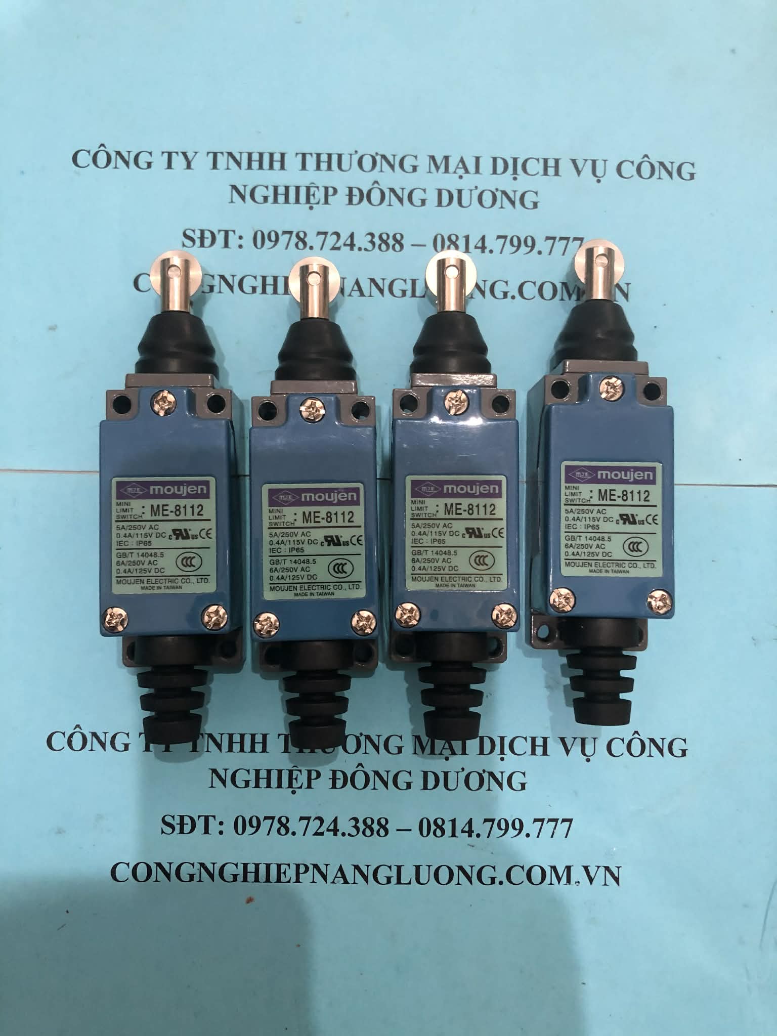 cong-tac-hanh-trinh-model-me-8112
