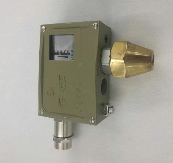 bo-dieu-khien-ap-suat-d502-7d-3mpa-4mpa