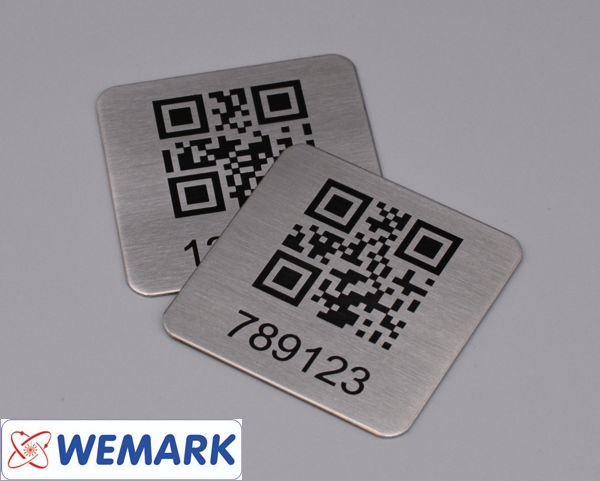 khắc mã QR code lên tấm inox