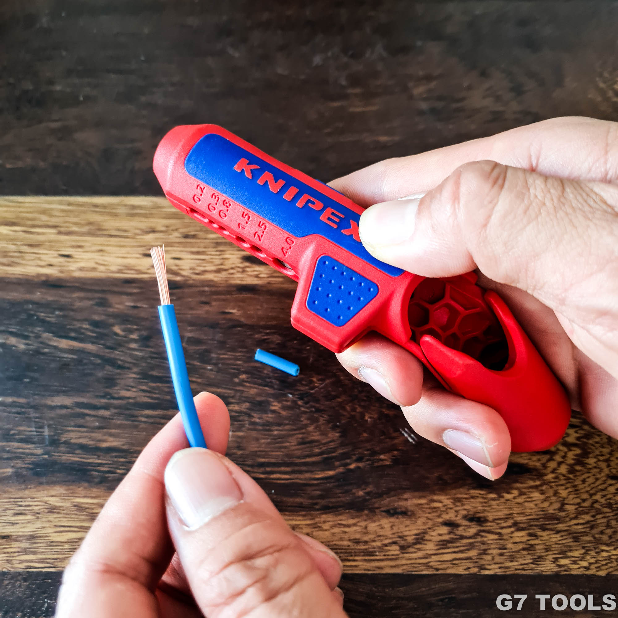 Knipex ErgoStrip® 16 95 01 SB Tách Cáp Điện