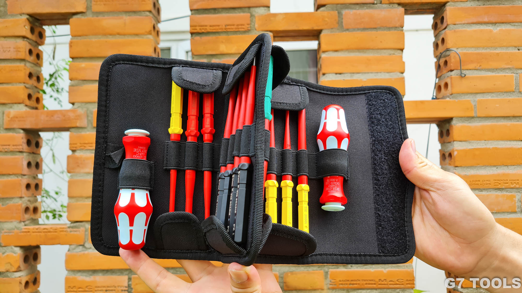 Bộ Tua Vít Wera VDE Thép Không Gỉ Extra Slim 17 Chi Tiết 006631