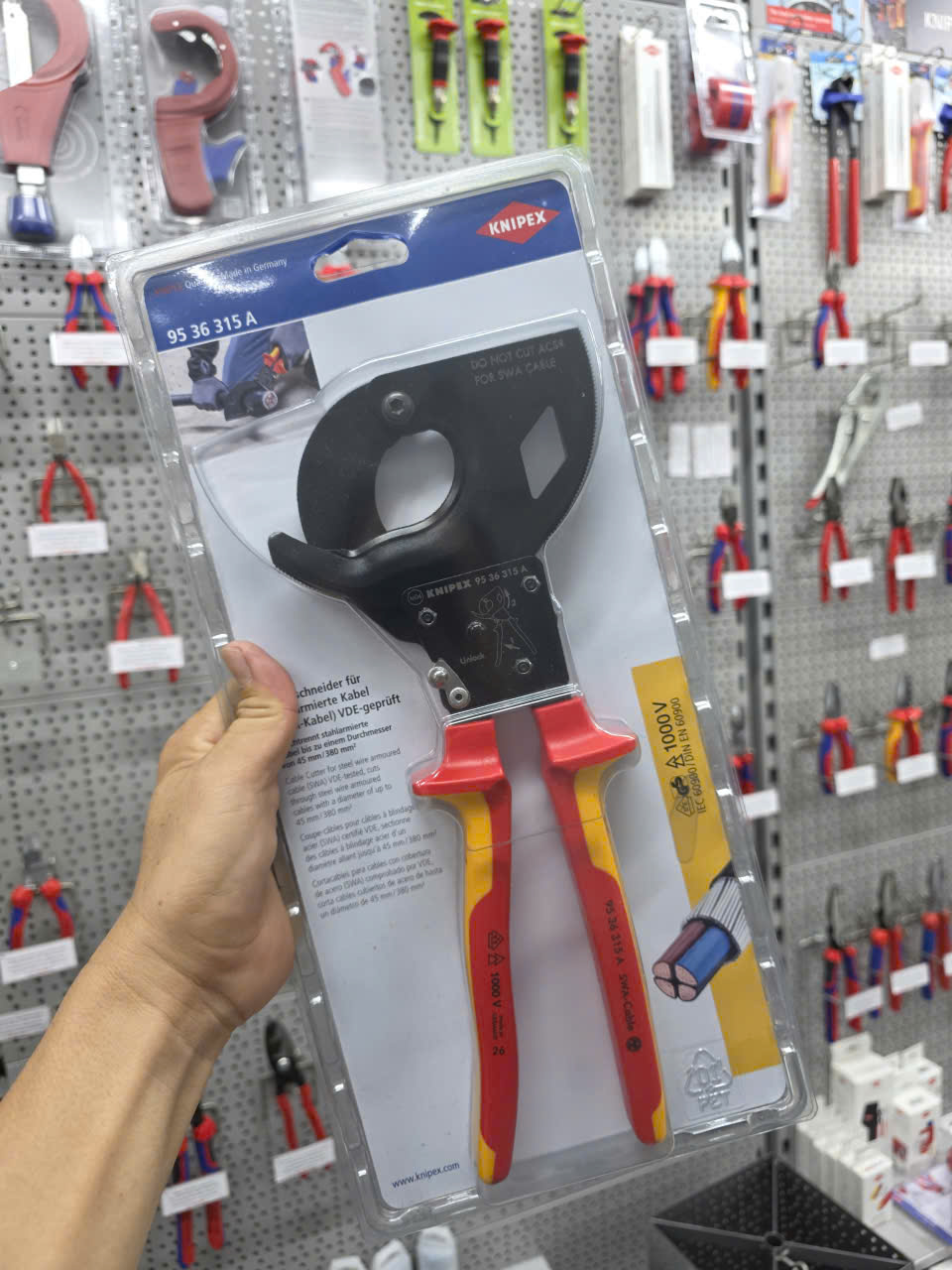 Kìm Cắt Cáp Bọc Thép Steel Wire Armoured SWA Knipex 95 36 315 A