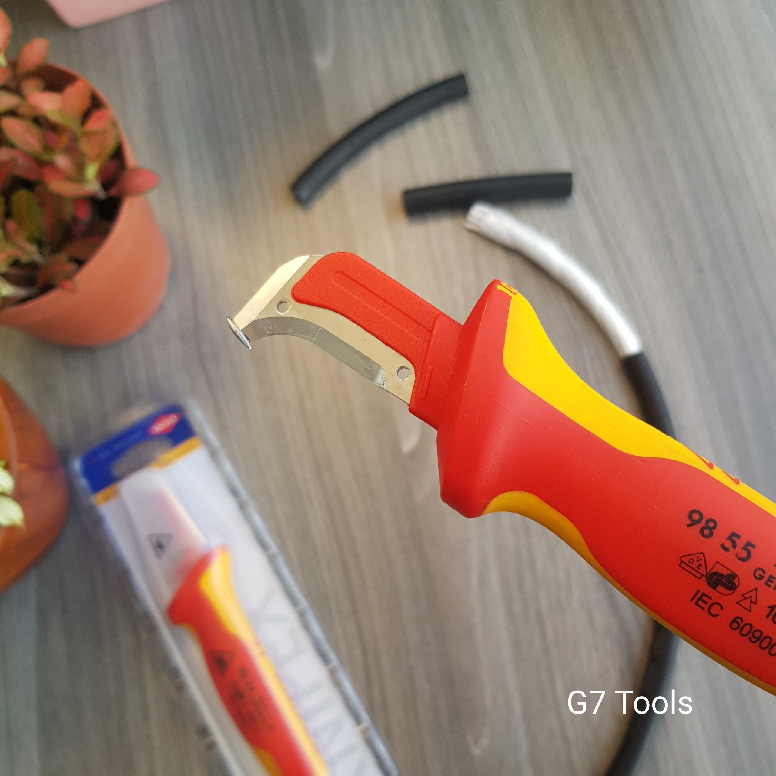 Dụng Cụ Dao tách cáp Không phạm lõi đồng Knipex 98 55 SB